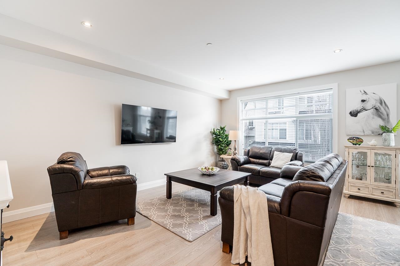 22 19938 70 AVENUE Unit: 22