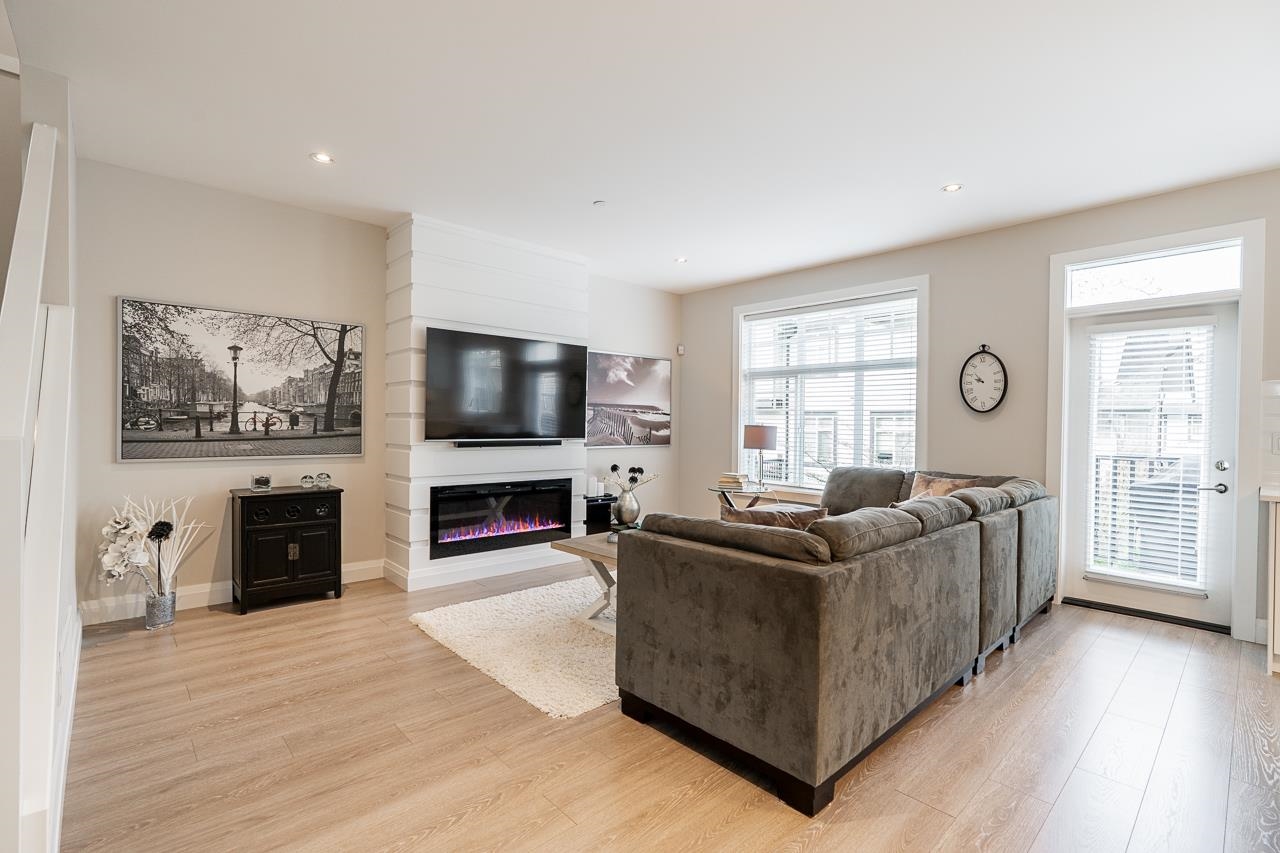 22 19938 70 AVENUE Unit: 22