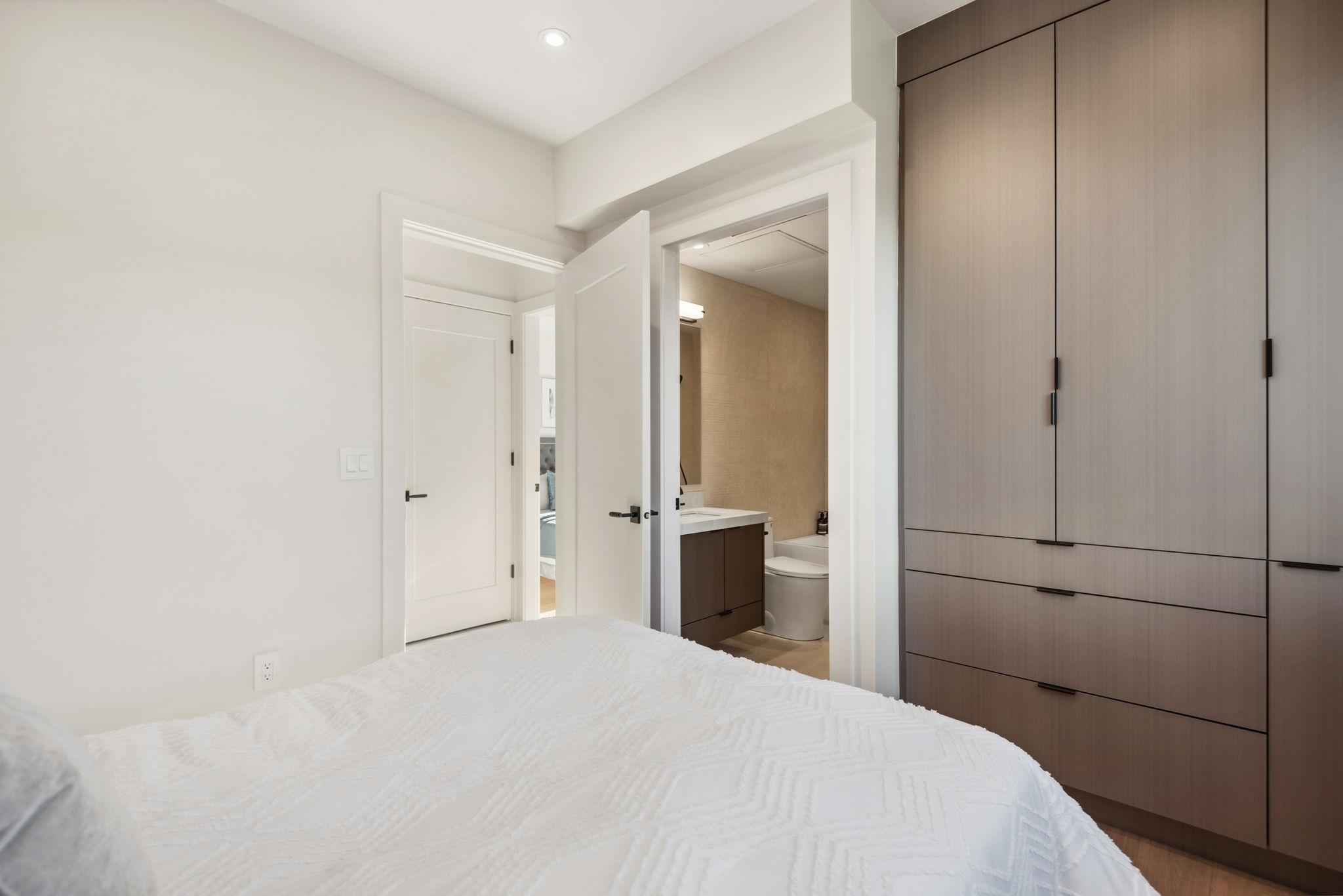 2 3620 W 20TH AVENUE Unit: 2