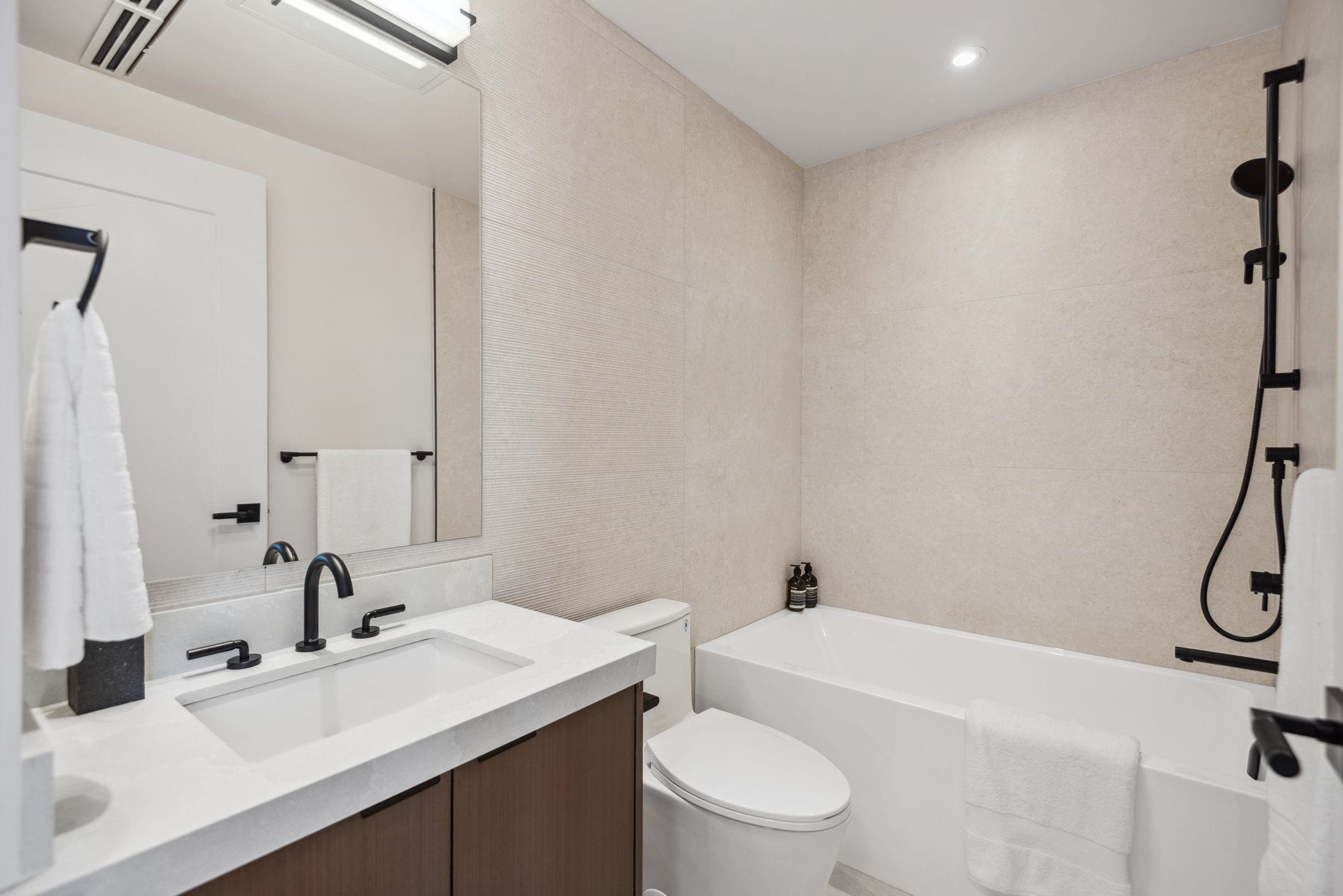 2 3620 W 20TH AVENUE Unit: 2