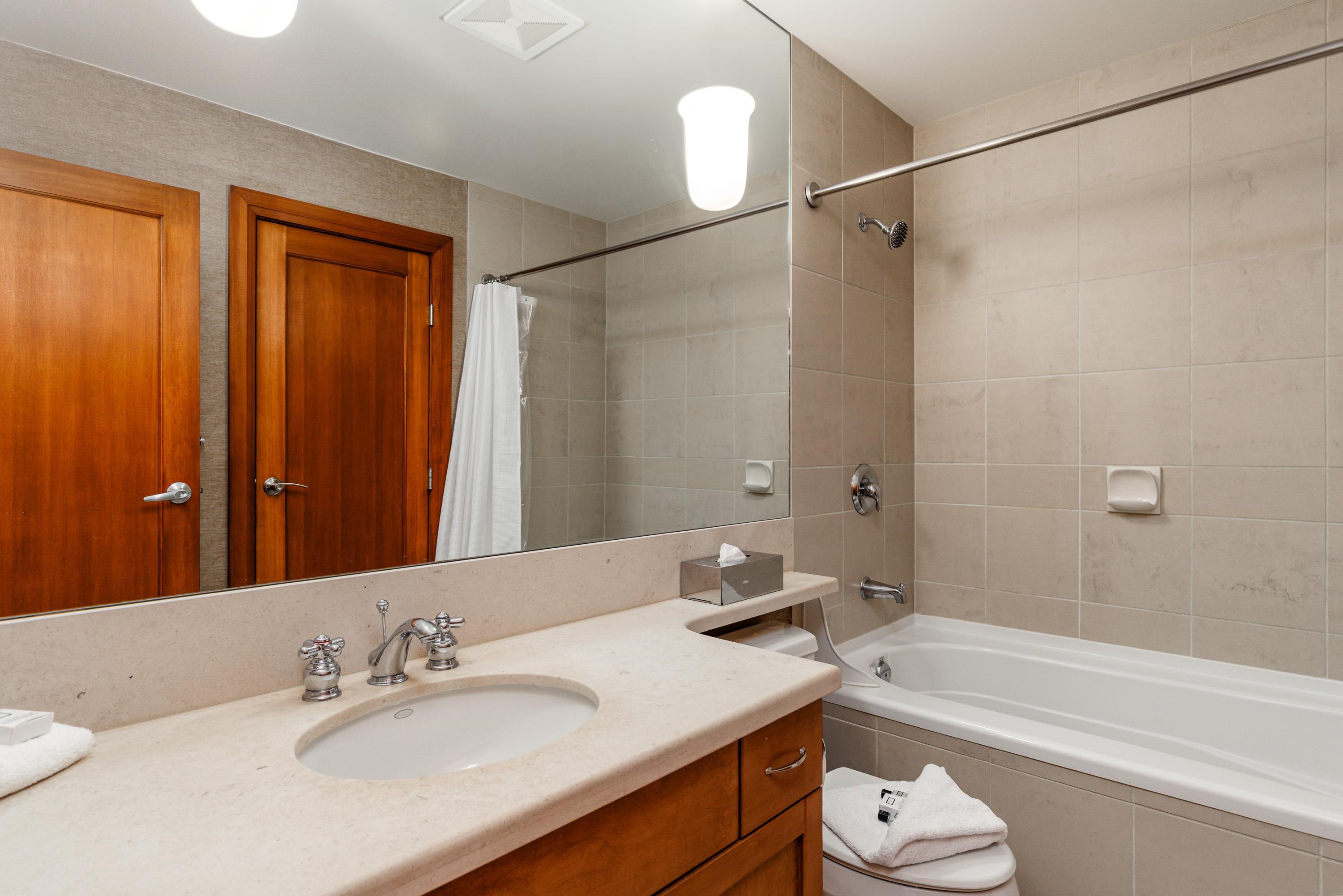 Week B 4726 SETTEBELLO DRIVE Unit: Week B