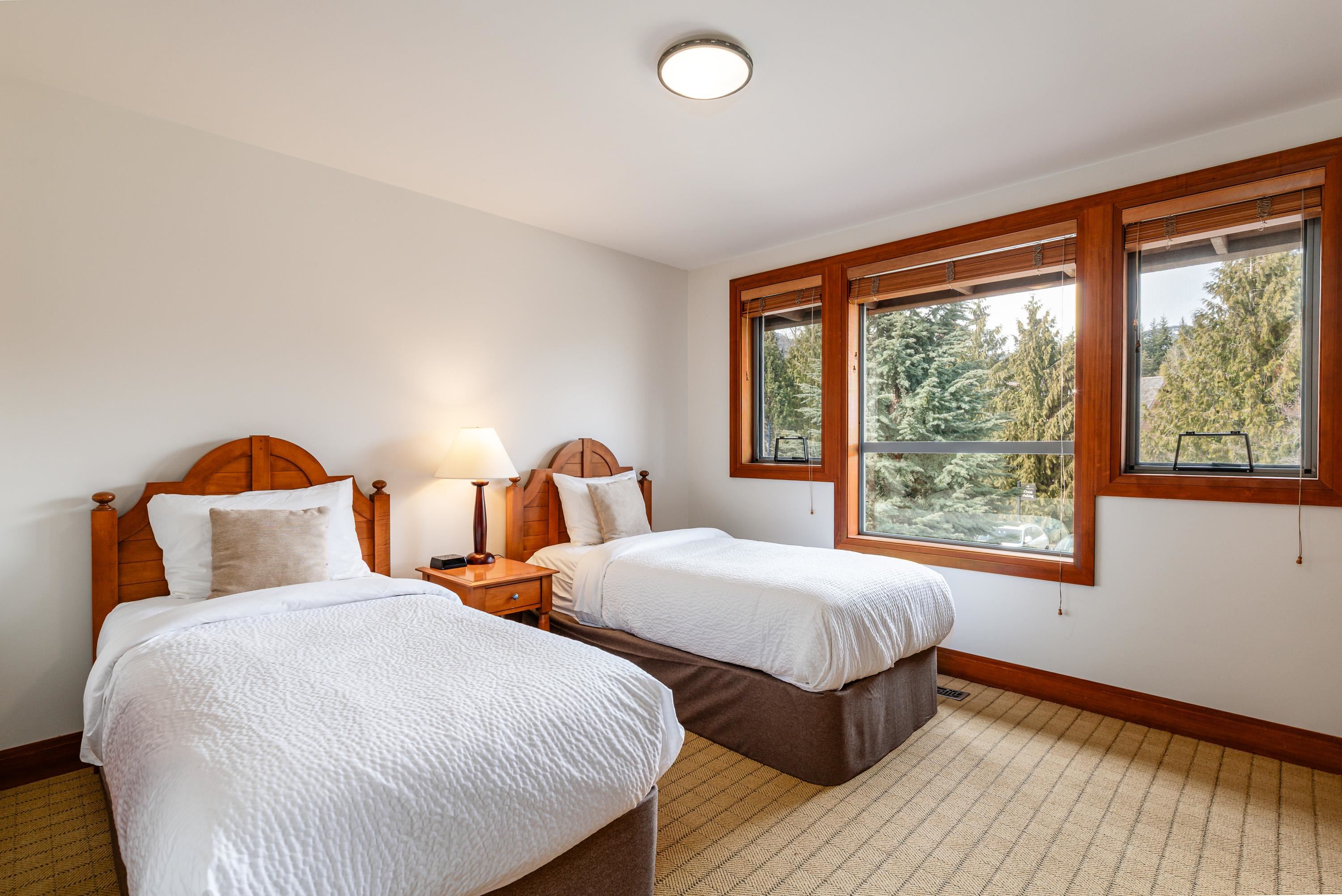 Week B 4726 SETTEBELLO DRIVE Unit: Week B