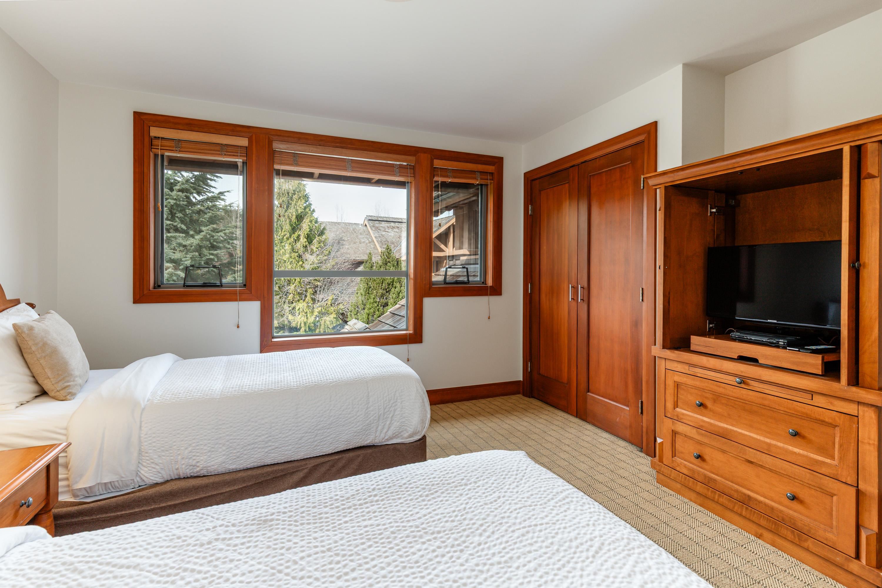 Week B 4726 SETTEBELLO DRIVE Unit: Week B