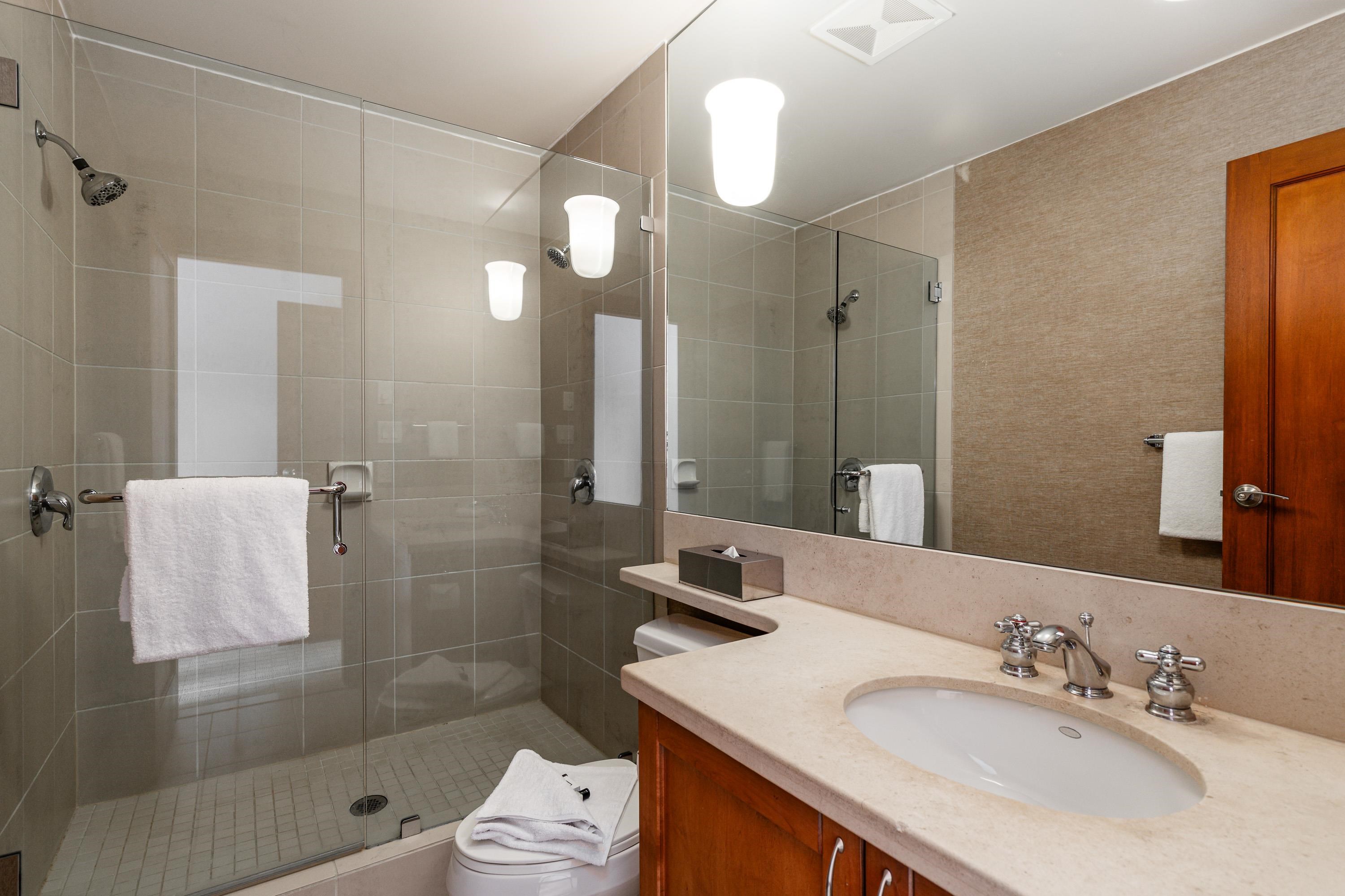 Week B 4726 SETTEBELLO DRIVE Unit: Week B