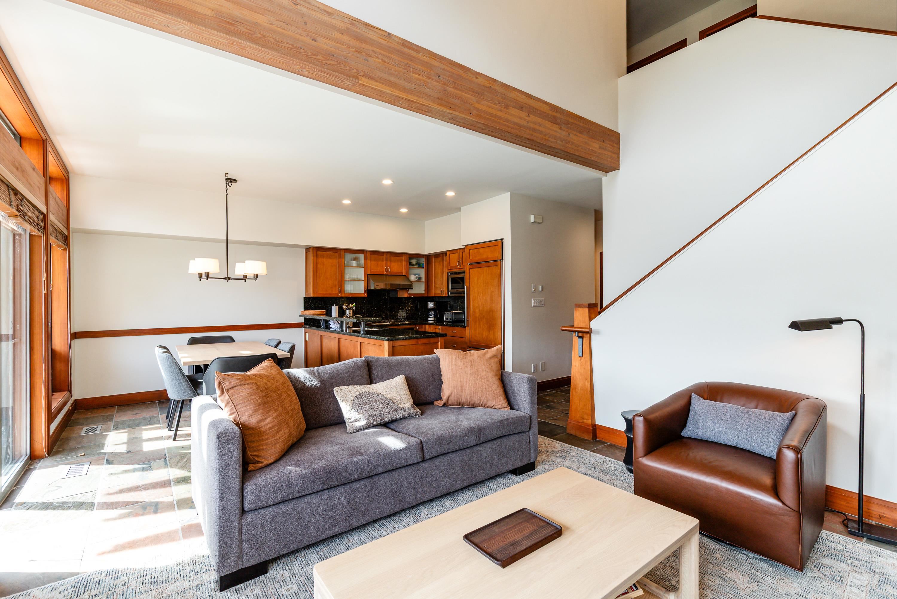 Week B 4726 SETTEBELLO DRIVE Unit: Week B