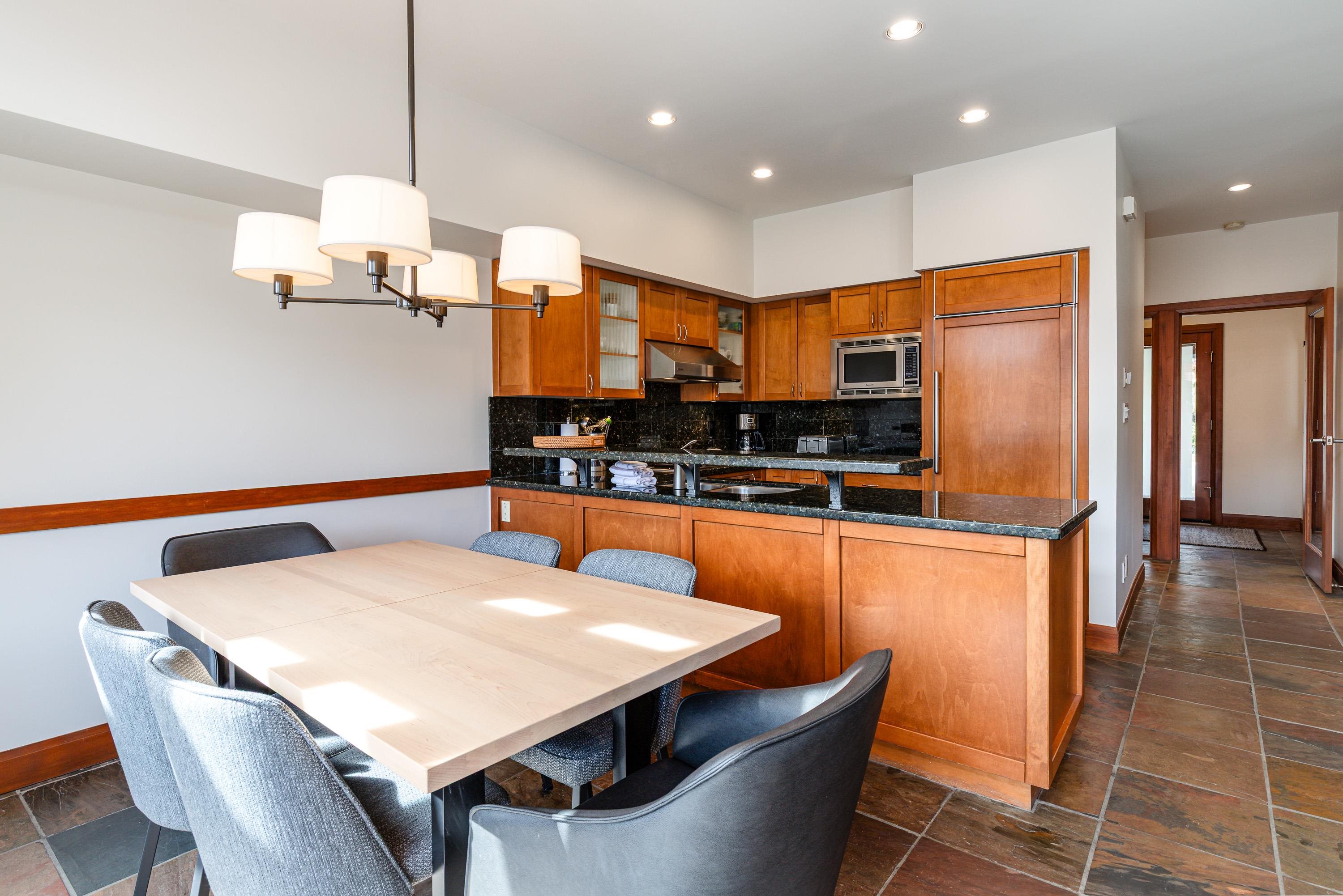 Week B 4726 SETTEBELLO DRIVE Unit: Week B