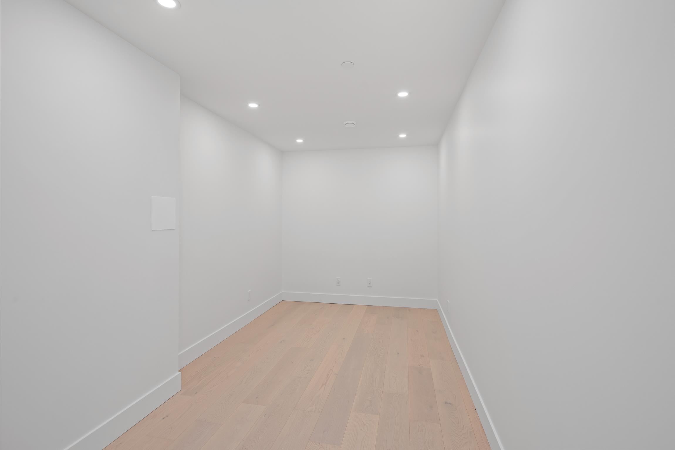 37 3385 MAMQUAM ROAD Unit: 37