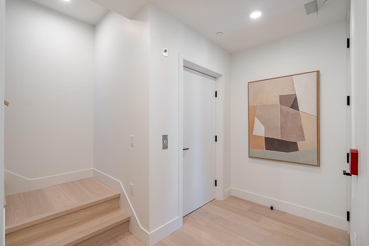 202 539 W 28TH AVENUE Unit: 202