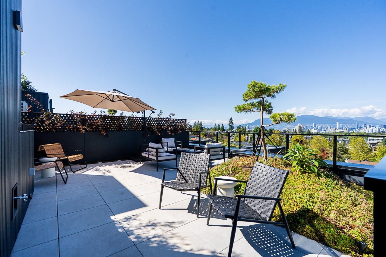 202 539 W 28TH AVENUE Unit: 202