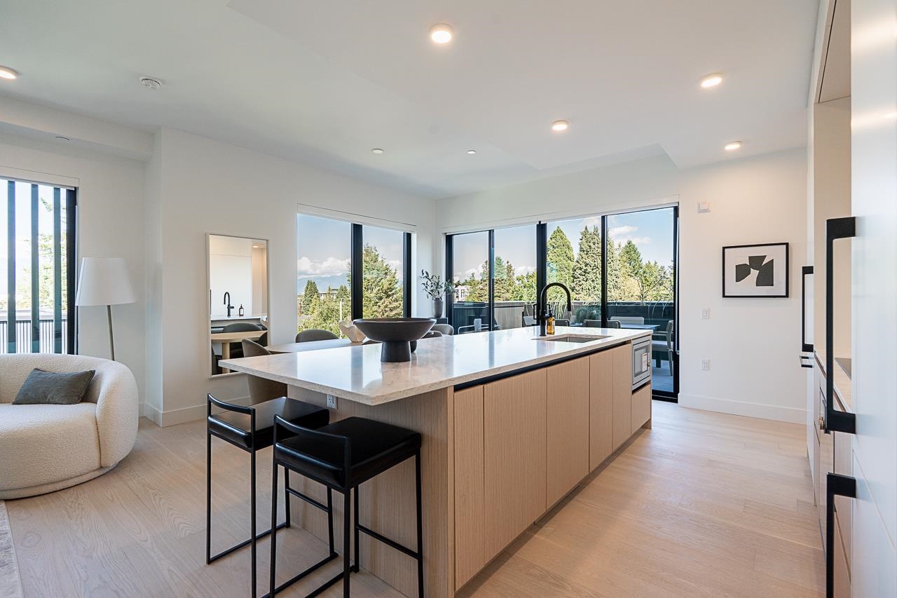 202 539 W 28TH AVENUE Unit: 202