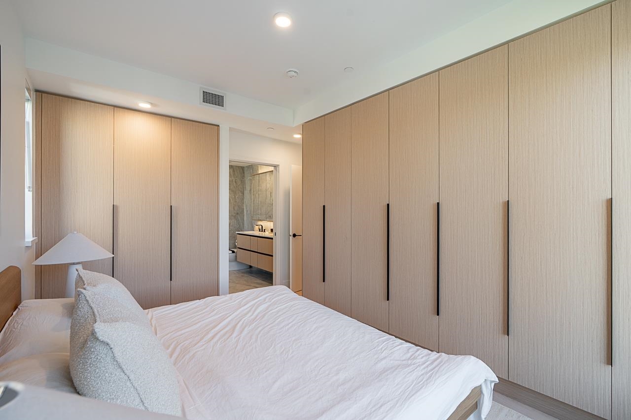 202 539 W 28TH AVENUE Unit: 202