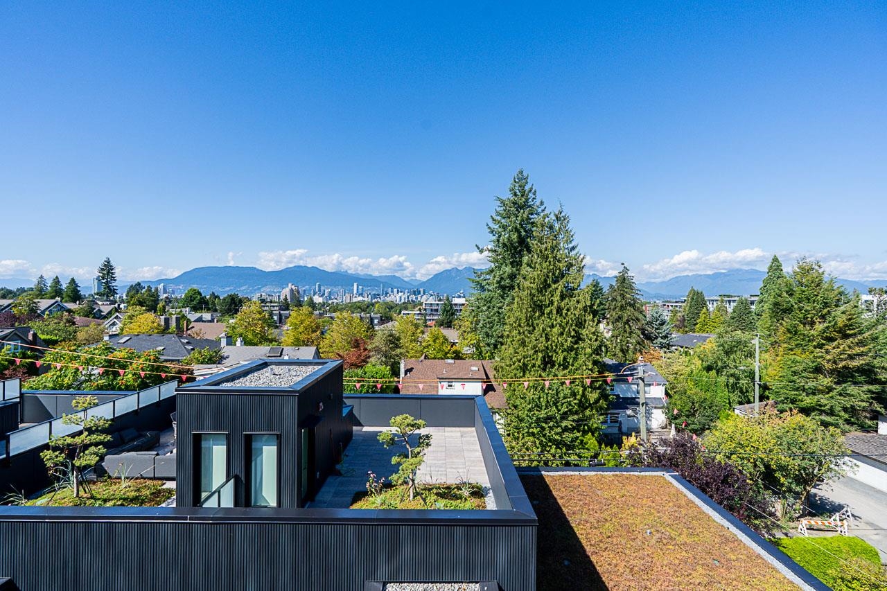 202 539 W 28TH AVENUE Unit: 202