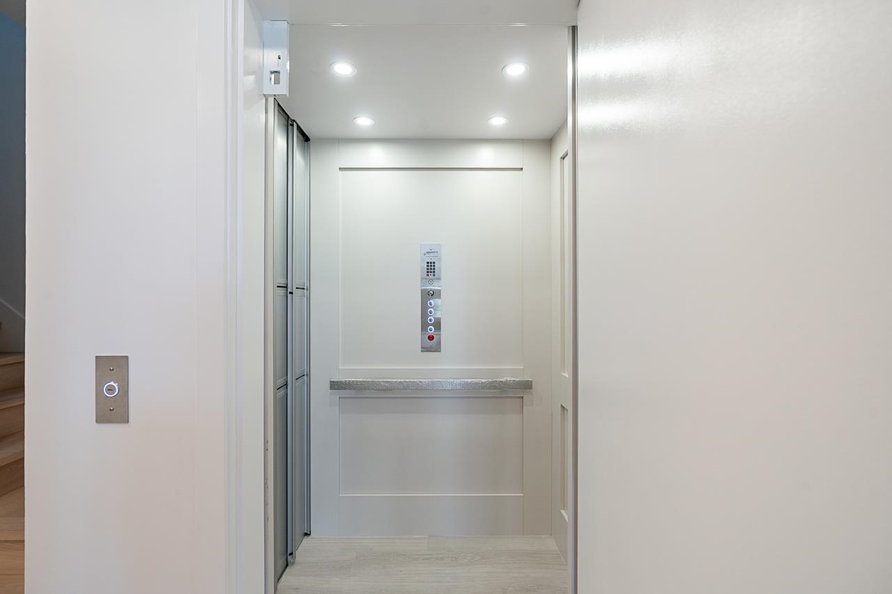 202 539 W 28TH AVENUE Unit: 202