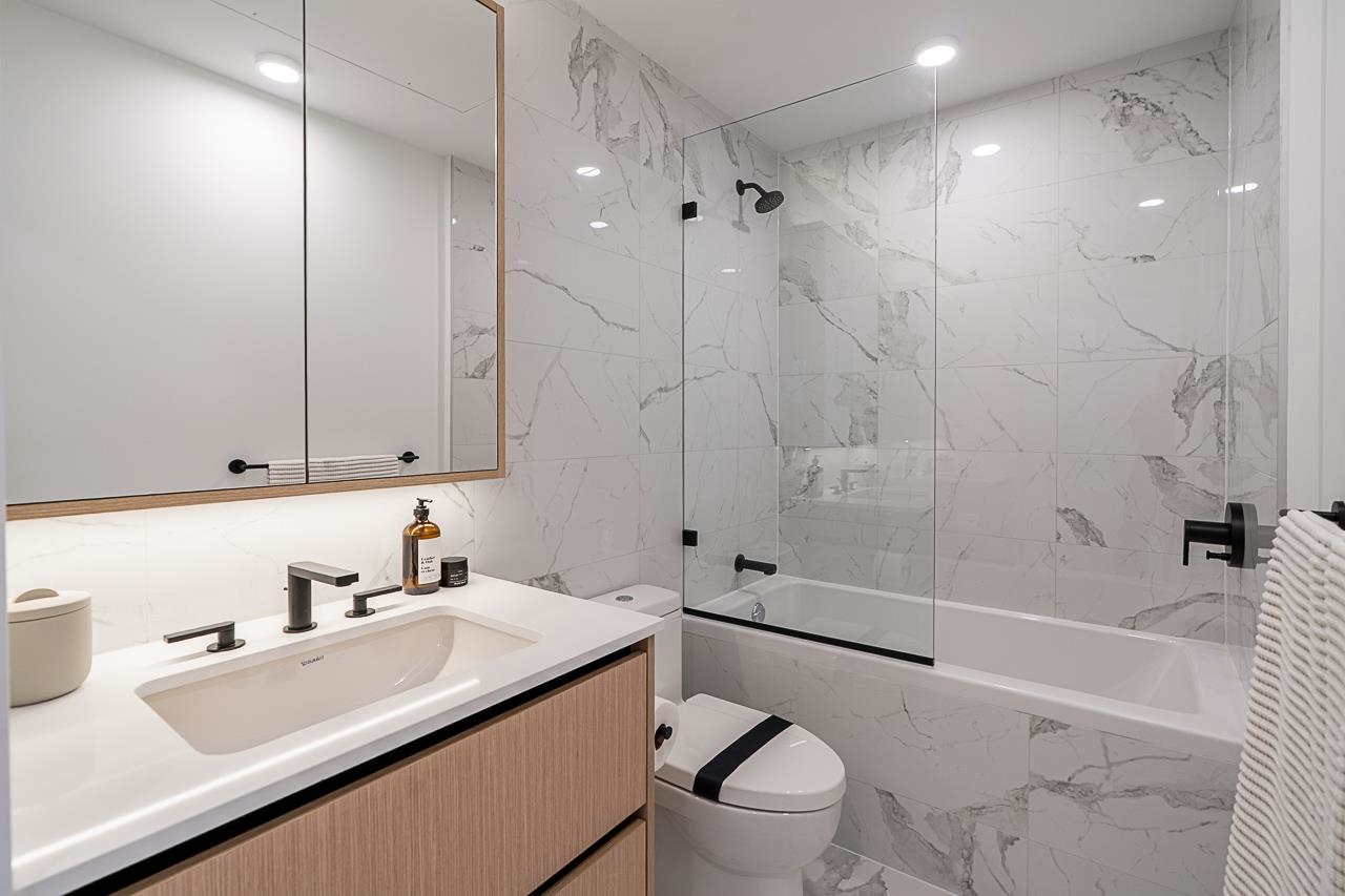 202 539 W 28TH AVENUE Unit: 202