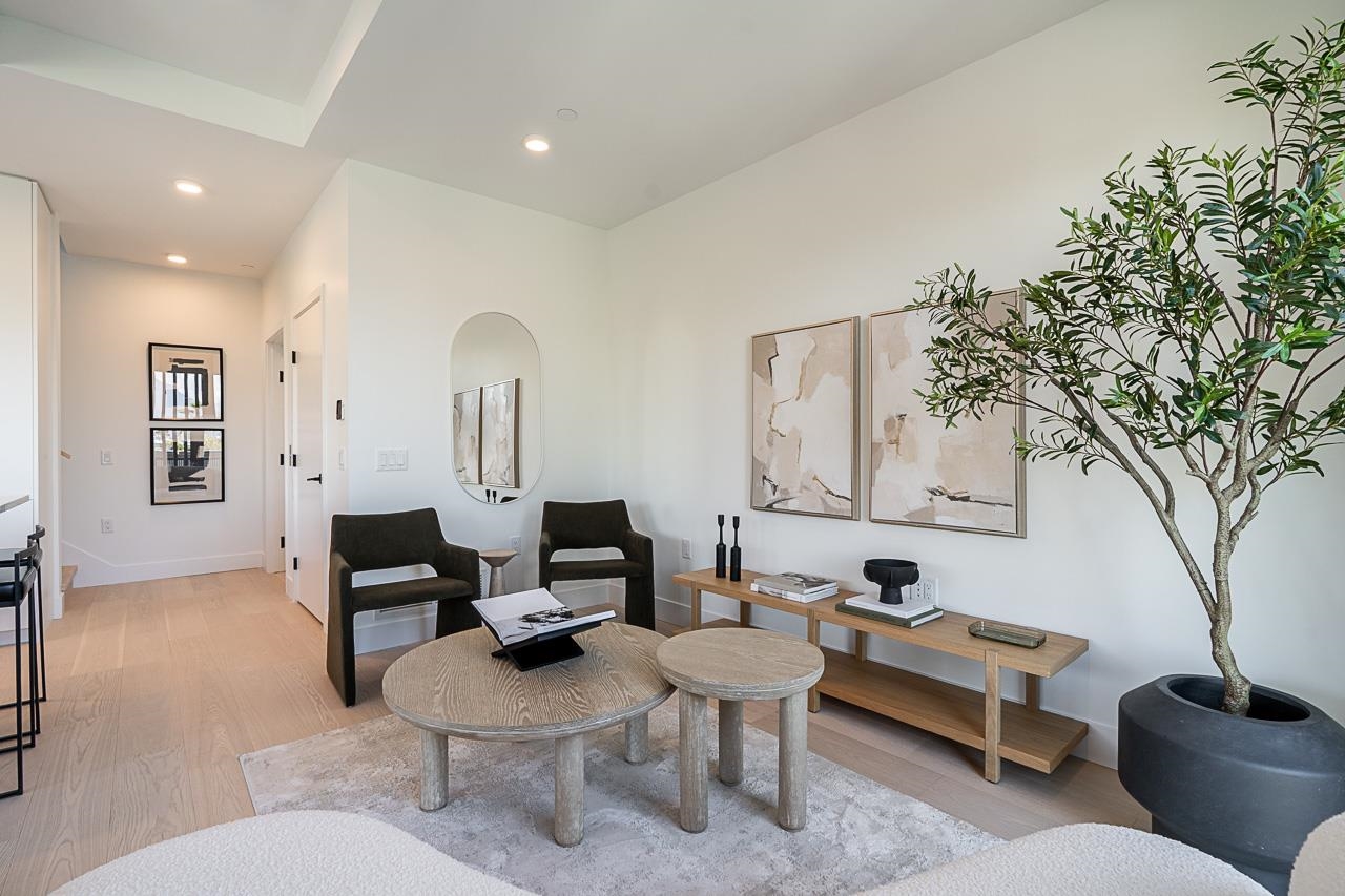 202 539 W 28TH AVENUE Unit: 202