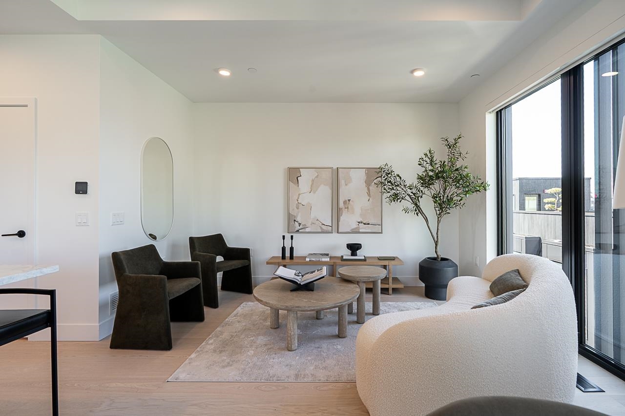 202 539 W 28TH AVENUE Unit: 202