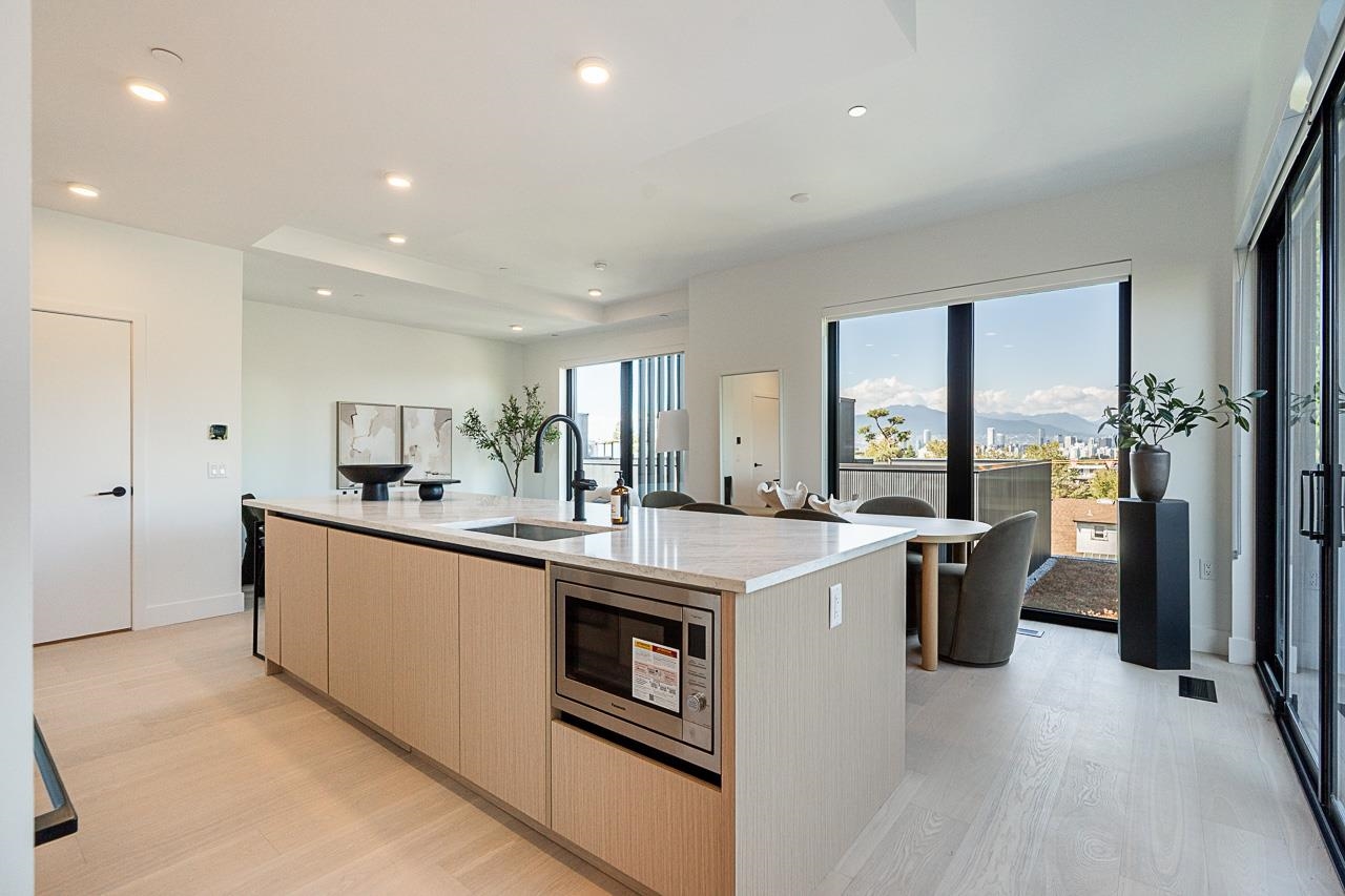202 539 W 28TH AVENUE Unit: 202