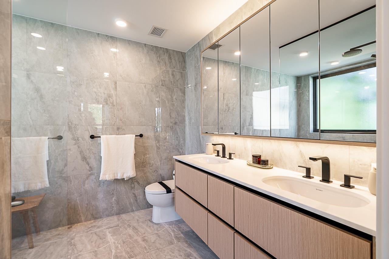 202 539 W 28TH AVENUE Unit: 202