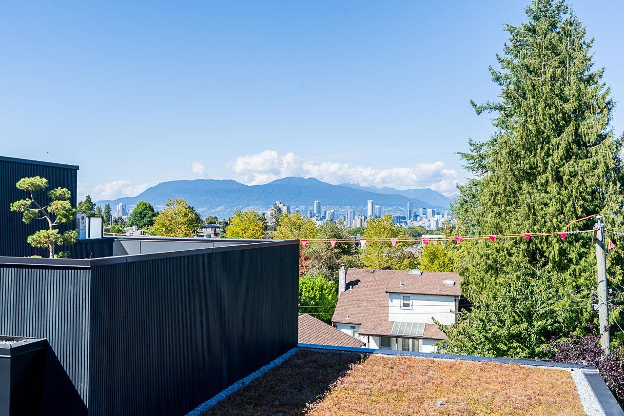 202 539 W 28TH AVENUE Unit: 202