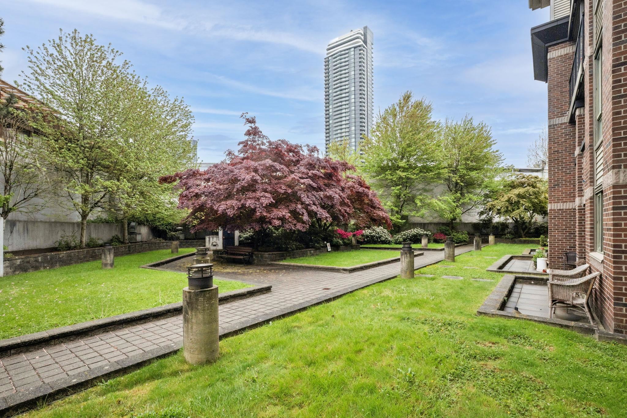 111 10822 CITY PARKWAY Unit: 111