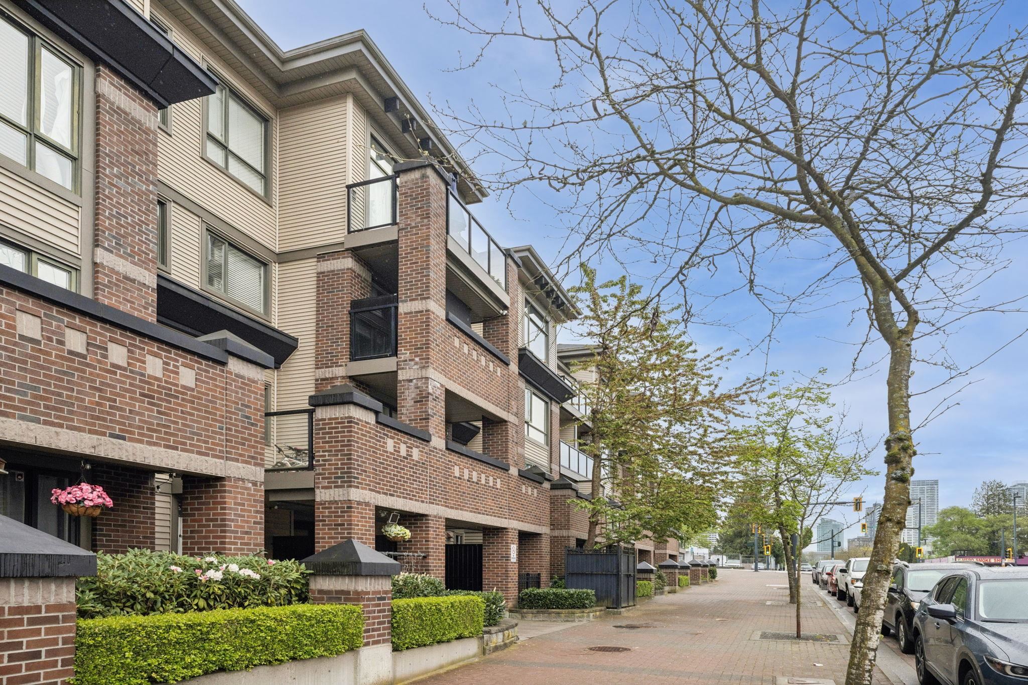 111 10822 CITY PARKWAY Unit: 111