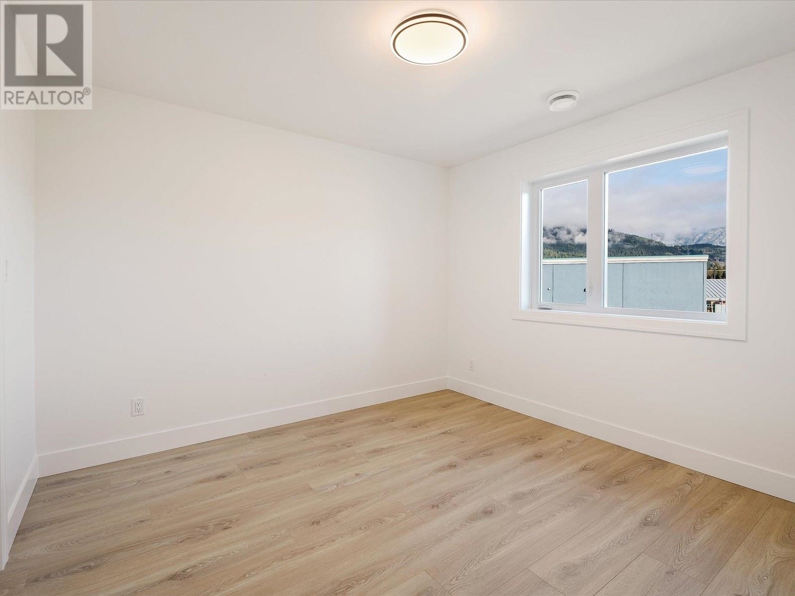 B 1003 PHARE CRESCENT Unit: B