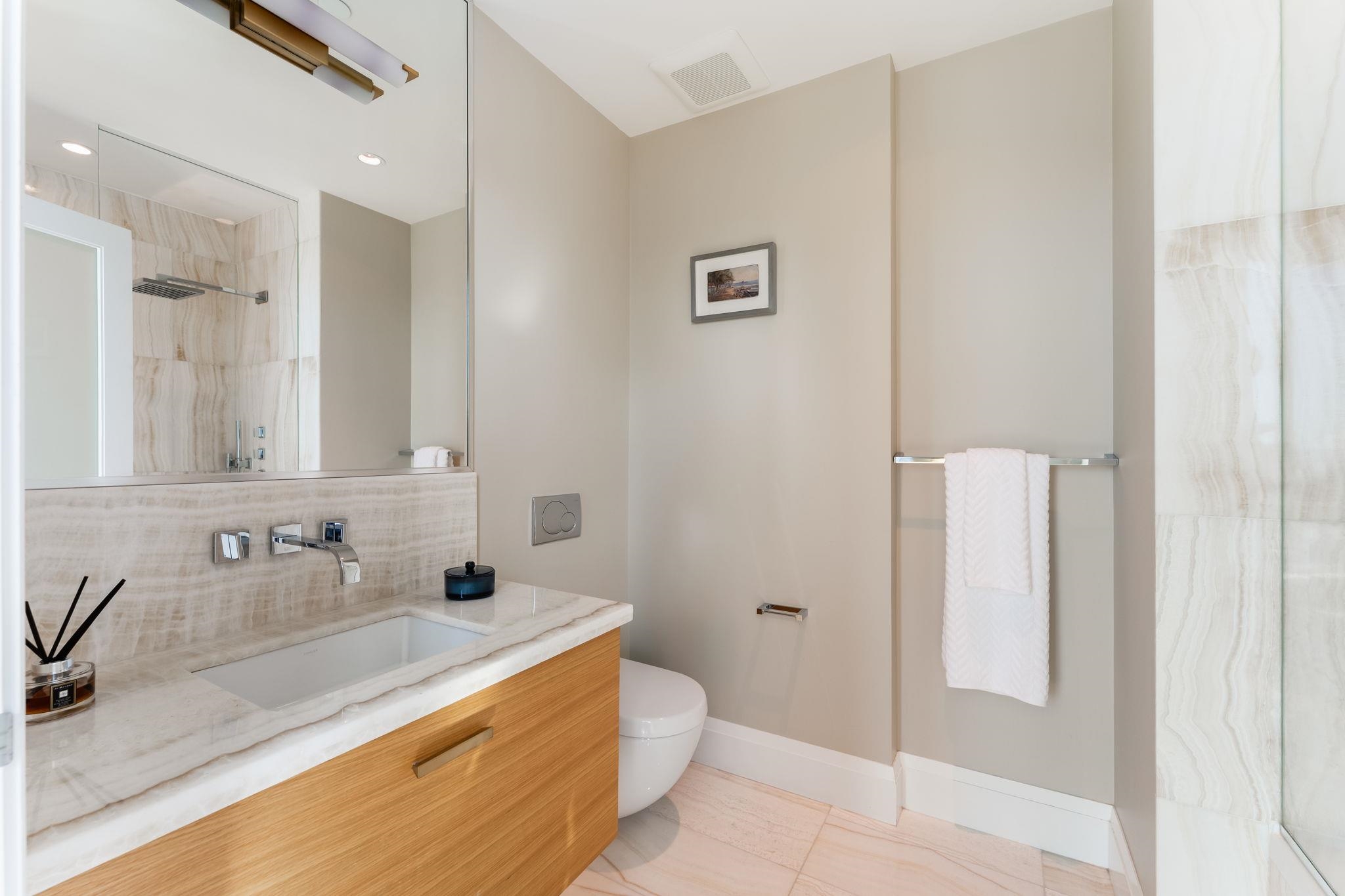 PH3101 277 THURLOW STREET Unit: PH3101