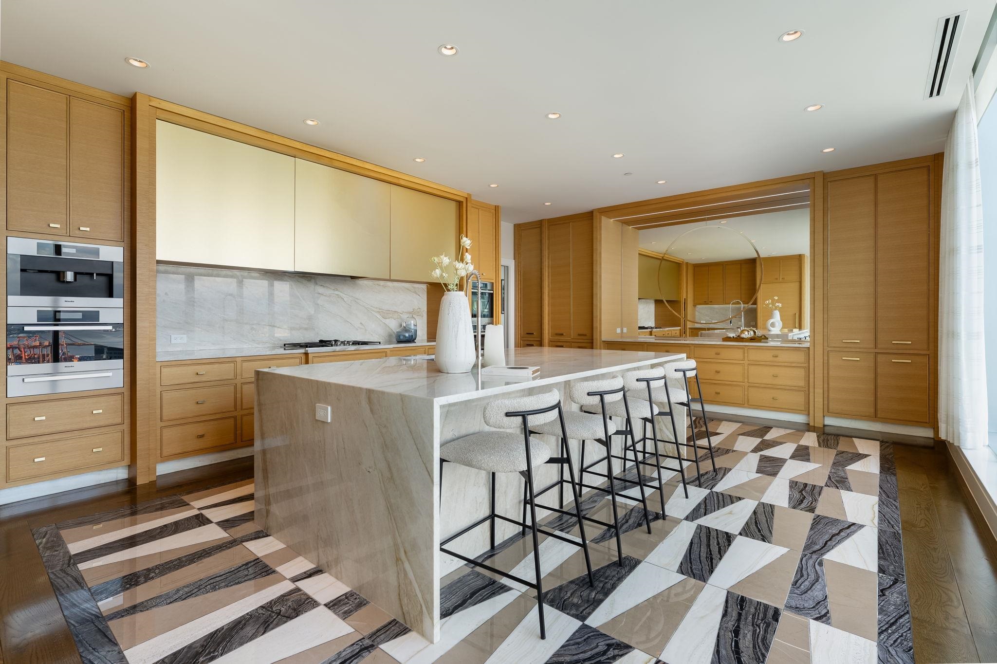 PH3101 277 THURLOW STREET Unit: PH3101