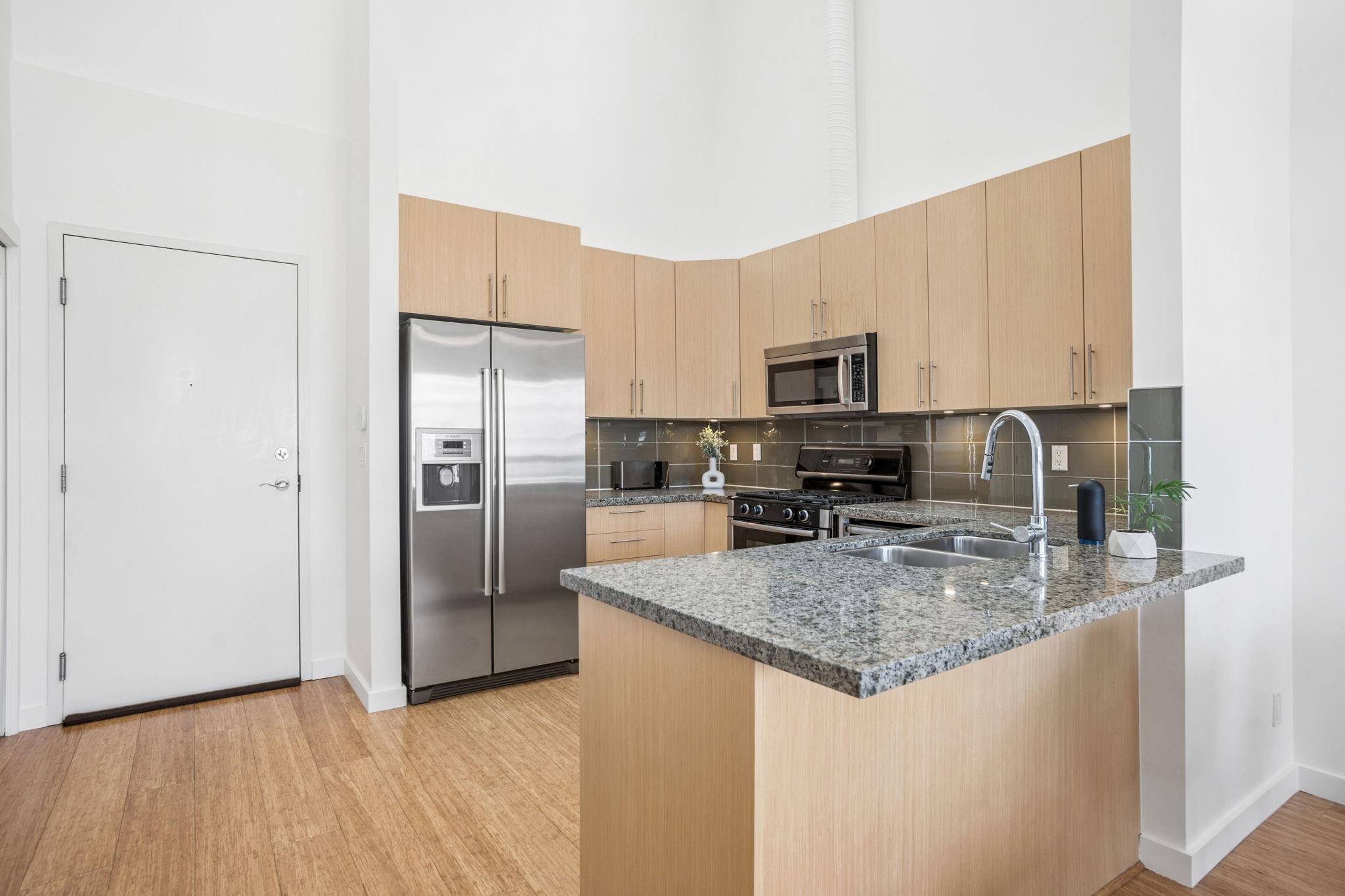 401 6233 LONDON ROAD Unit: 401