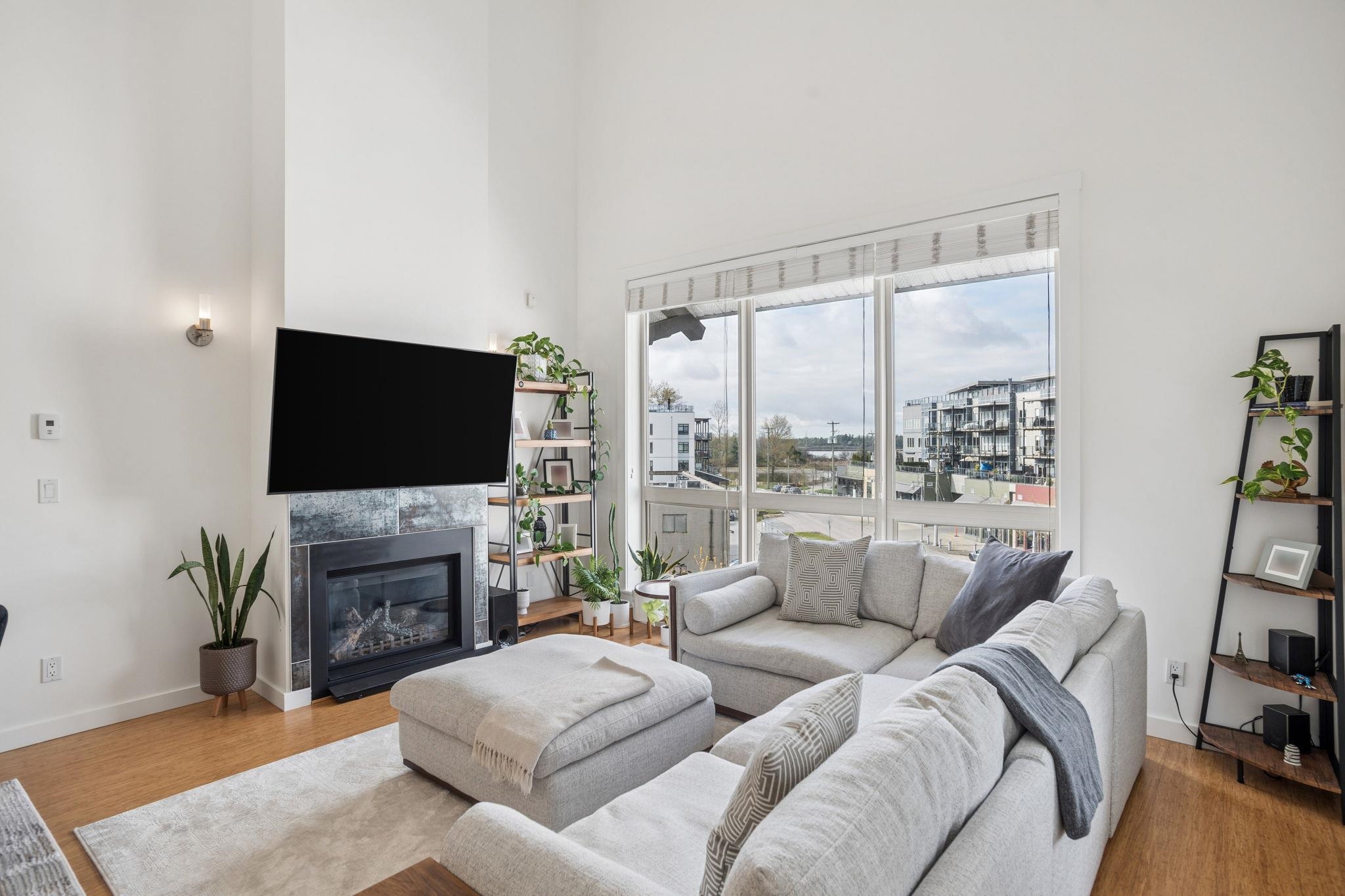 401 6233 LONDON ROAD Unit: 401