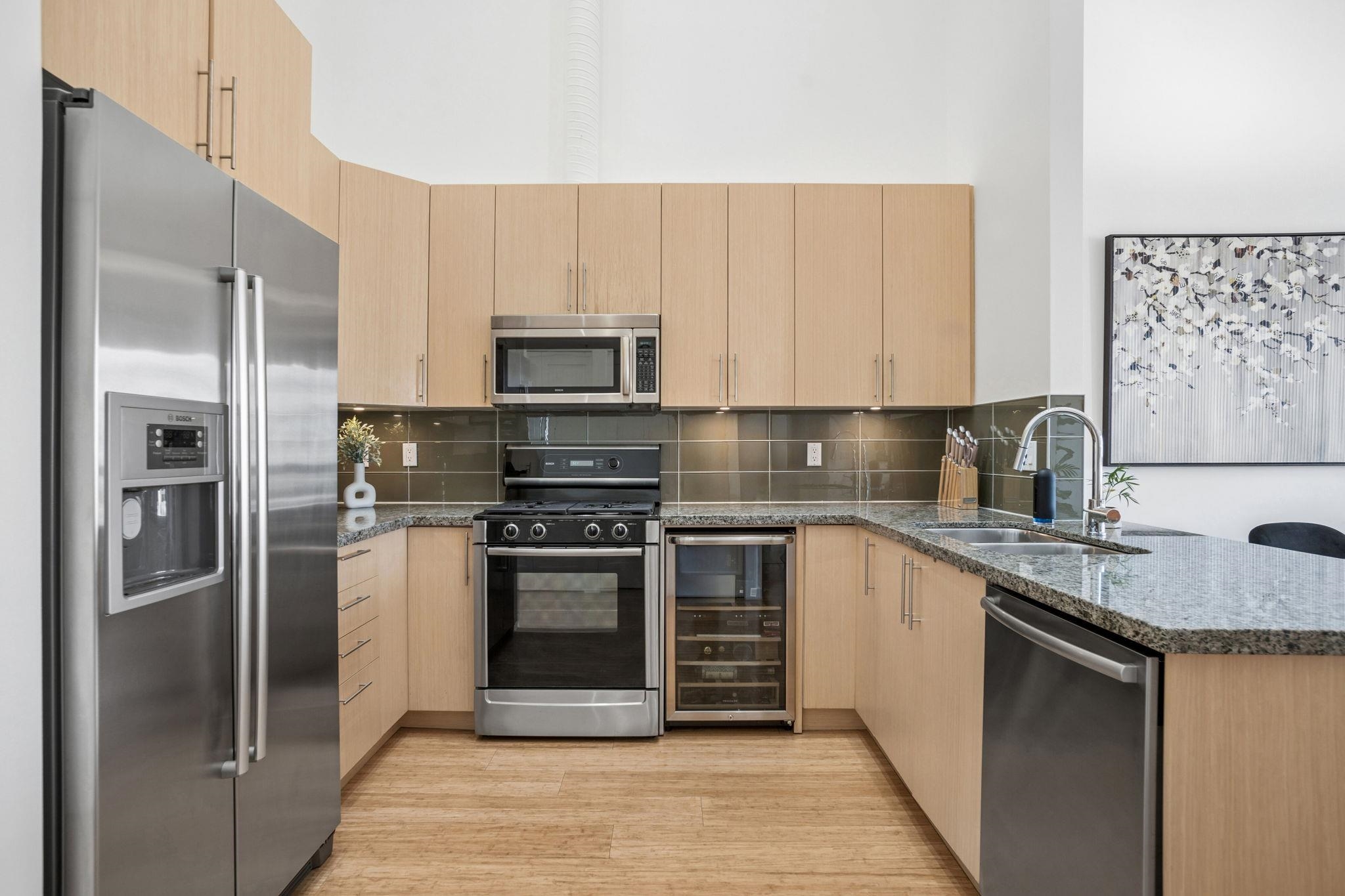 401 6233 LONDON ROAD Unit: 401