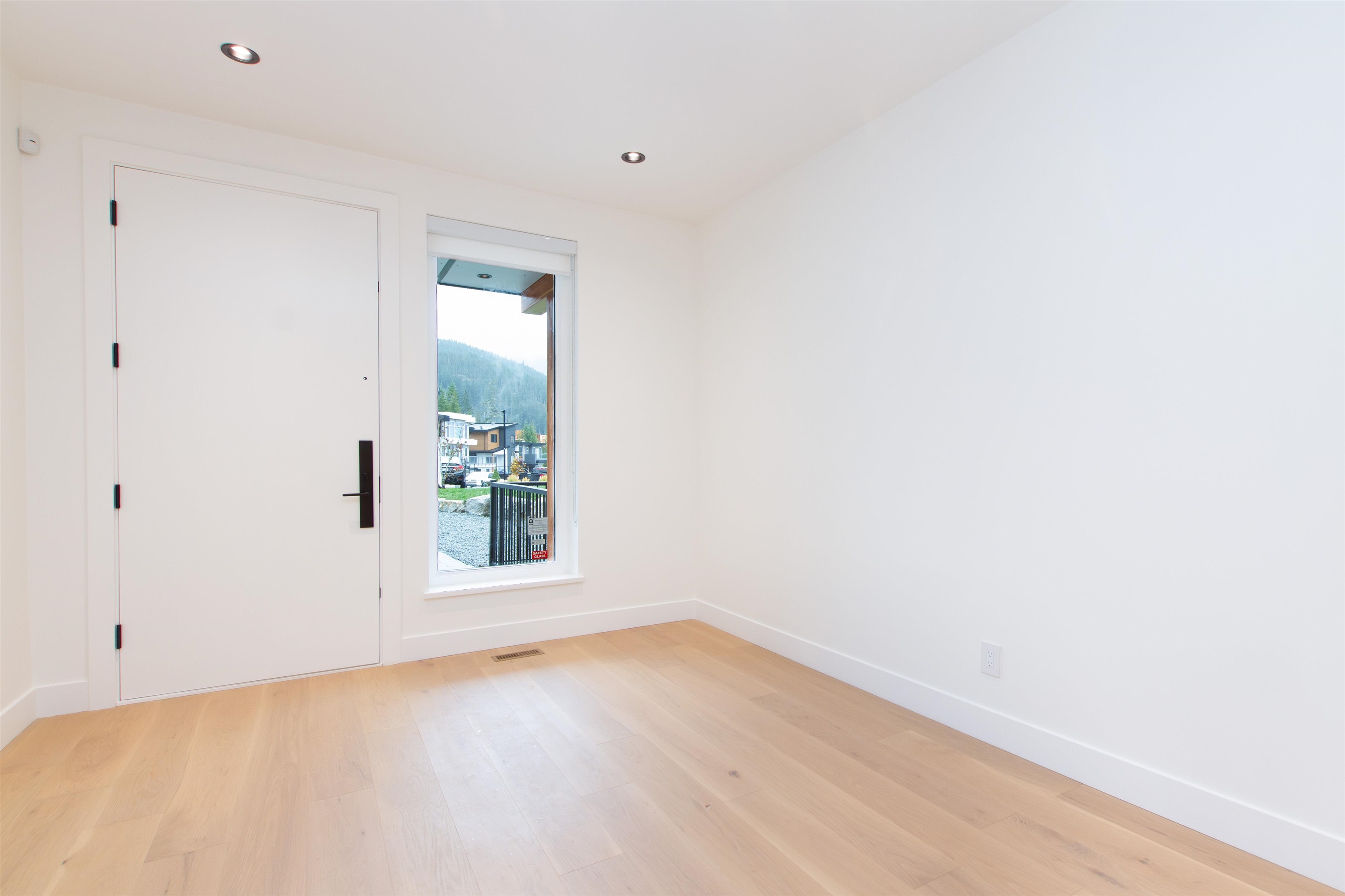 39 3385 MAMQUAM ROAD Unit: 39