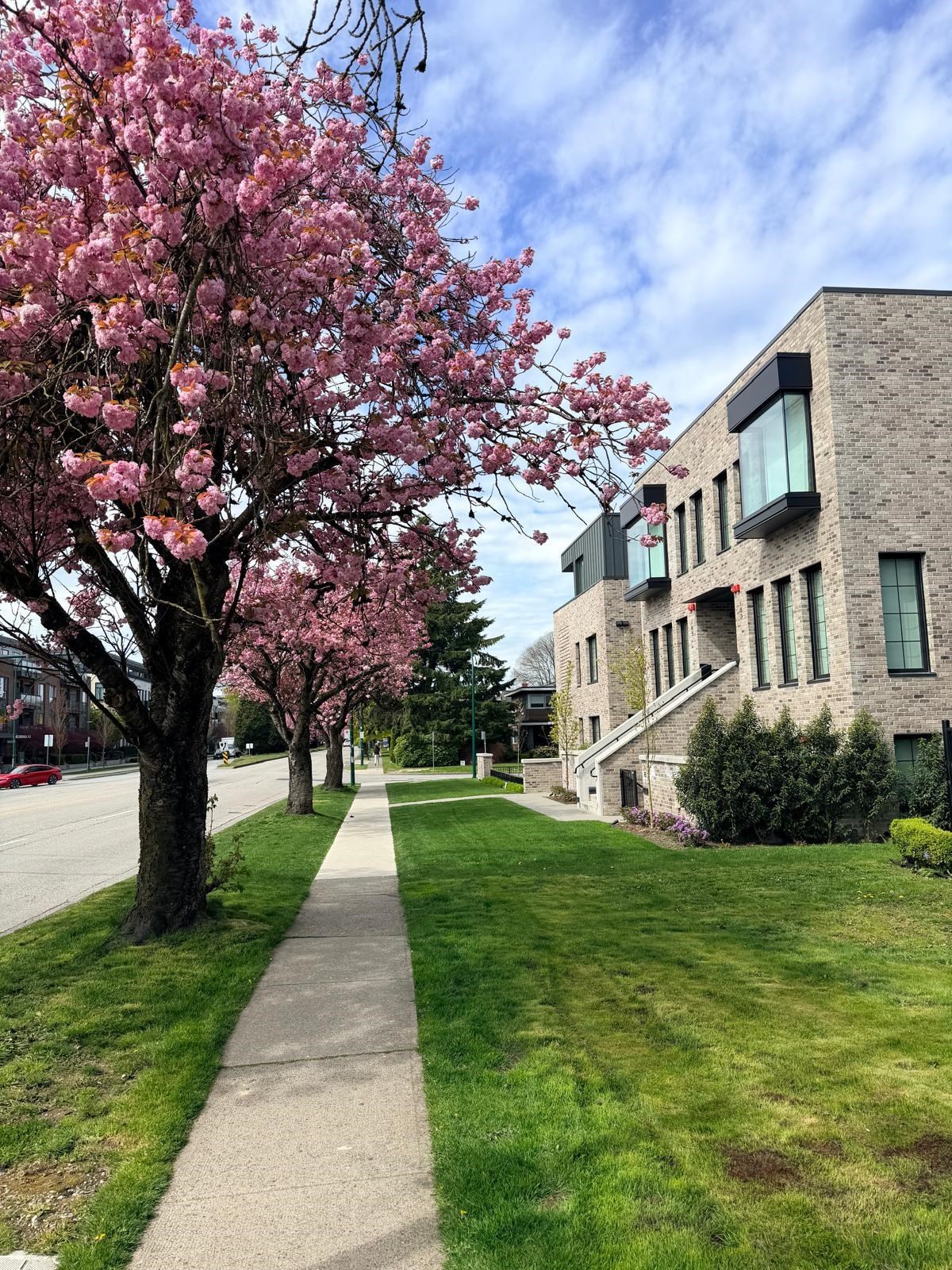 101 157 W KING EDWARD AVENUE Unit: 101