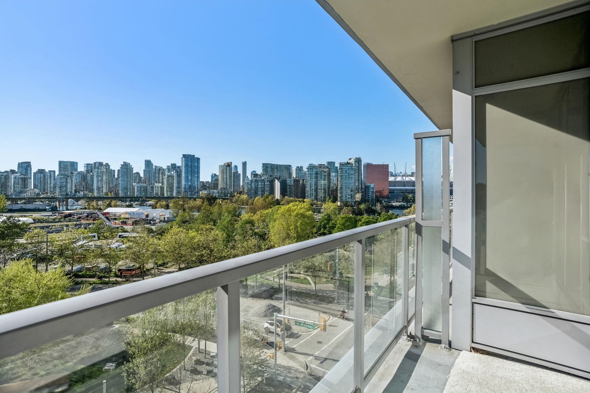 605 1708 COLUMBIA STREET Unit: 605