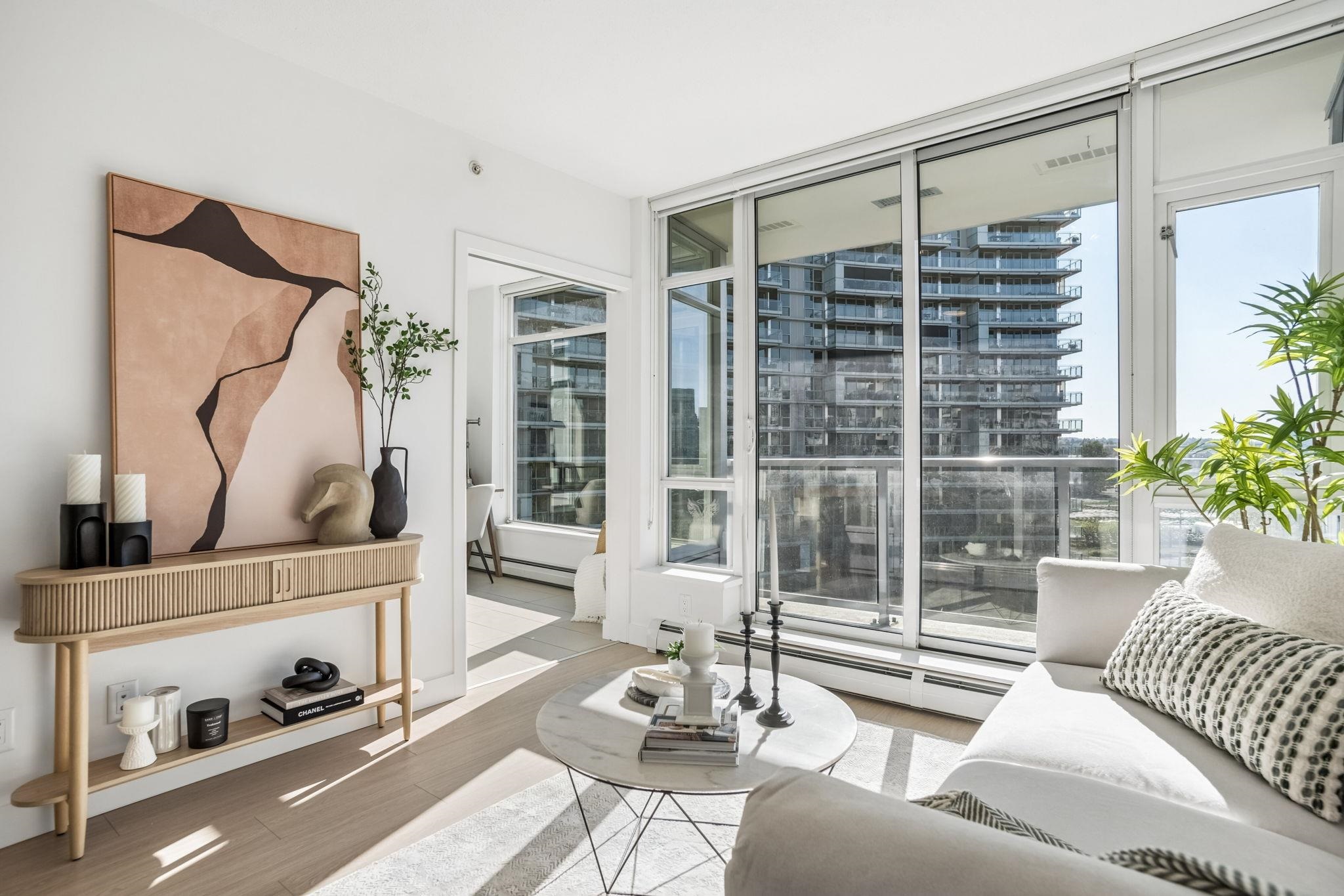 605 1708 COLUMBIA STREET Unit: 605