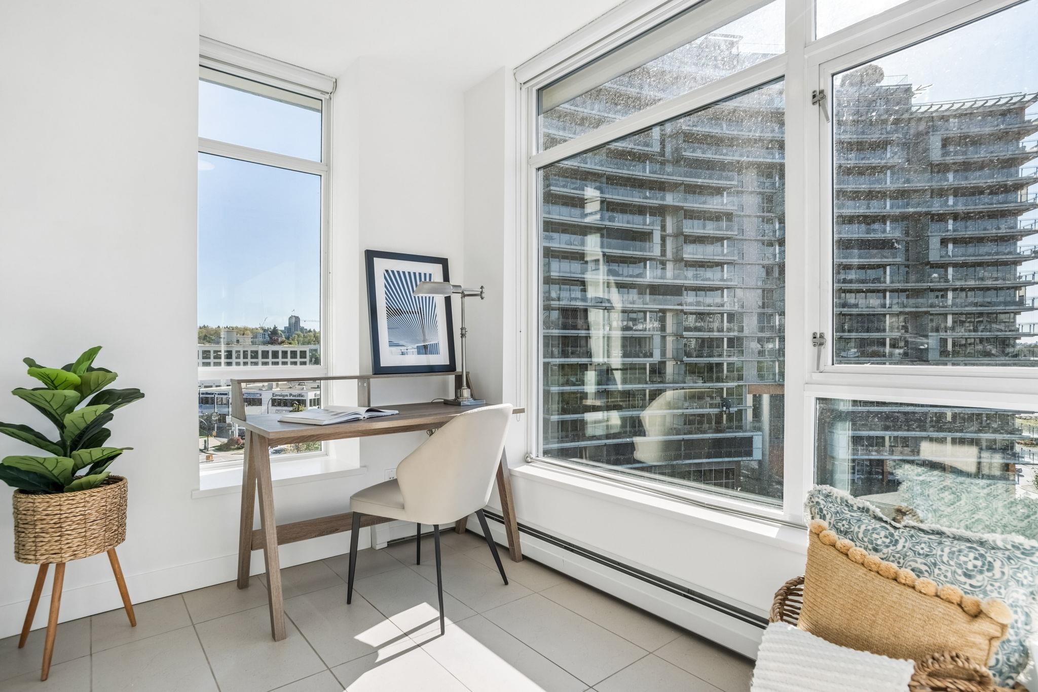 605 1708 COLUMBIA STREET Unit: 605