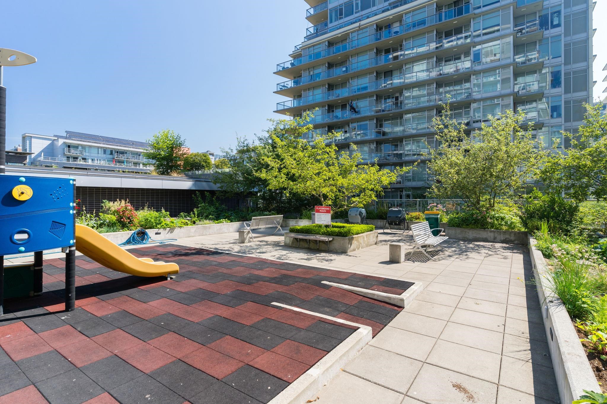 605 1708 COLUMBIA STREET Unit: 605