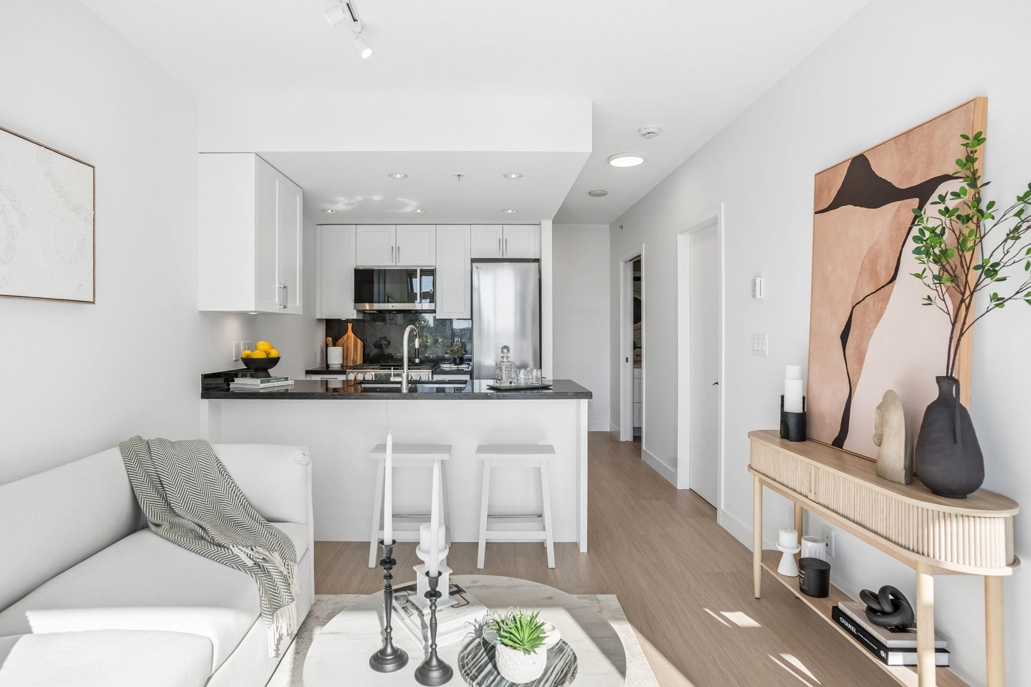605 1708 COLUMBIA STREET Unit: 605