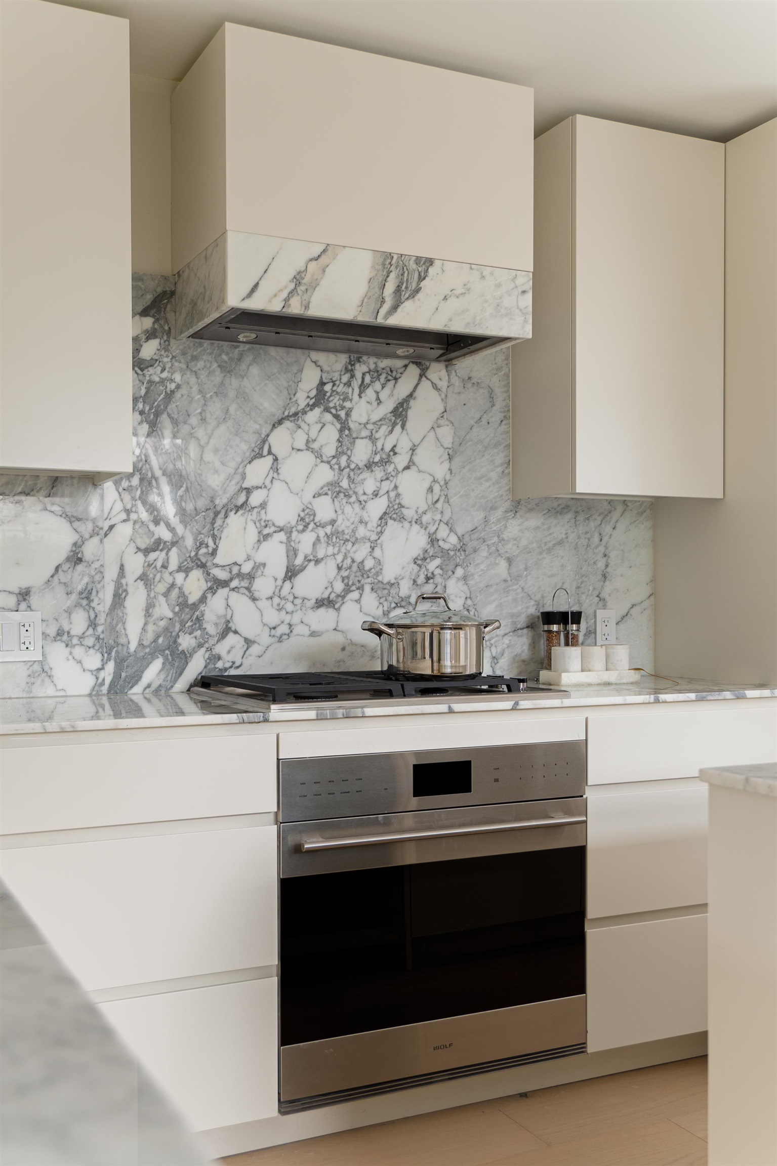 202 3668 W 10TH AVENUE Unit: 202