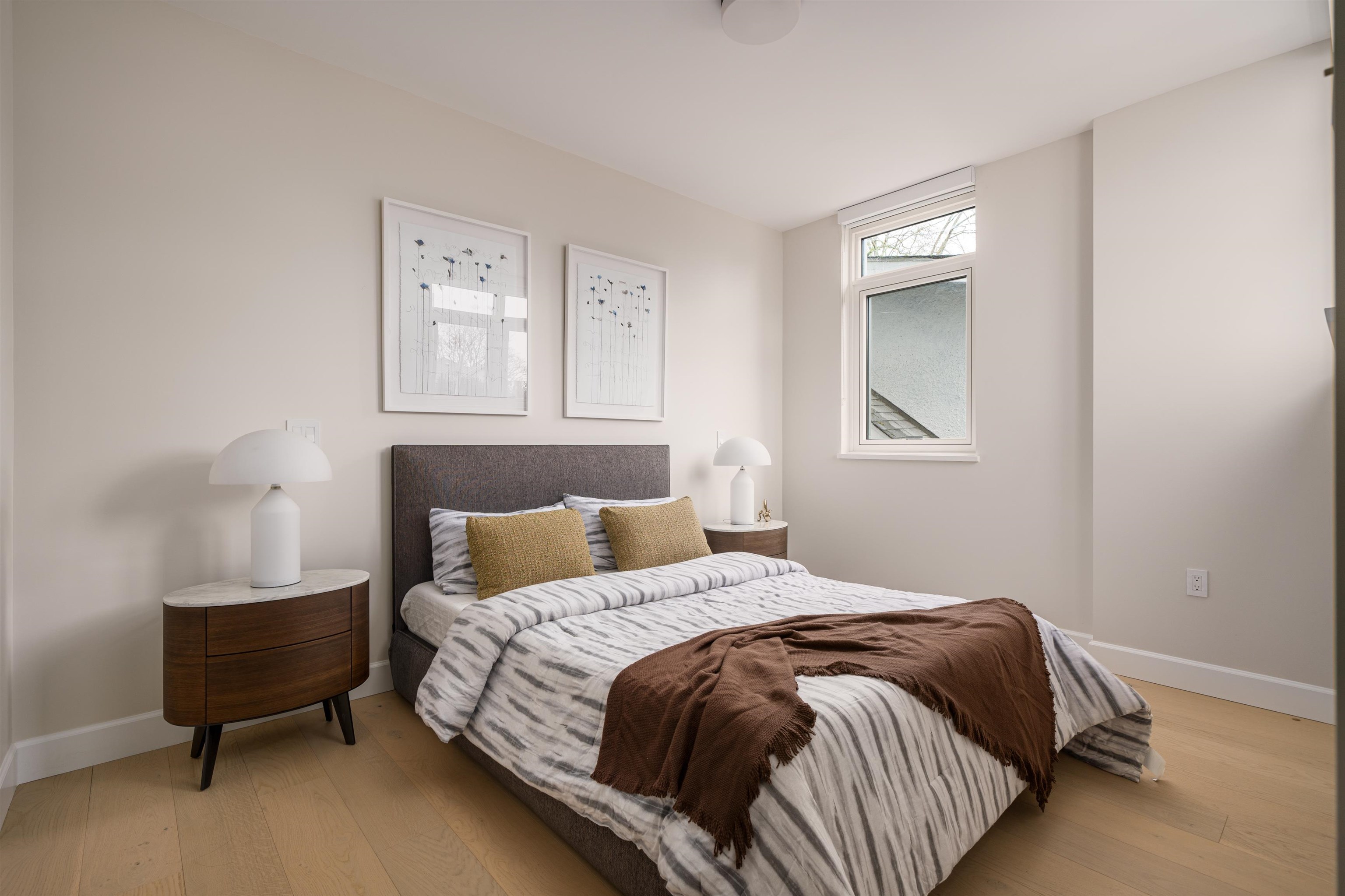 202 3668 W 10TH AVENUE Unit: 202