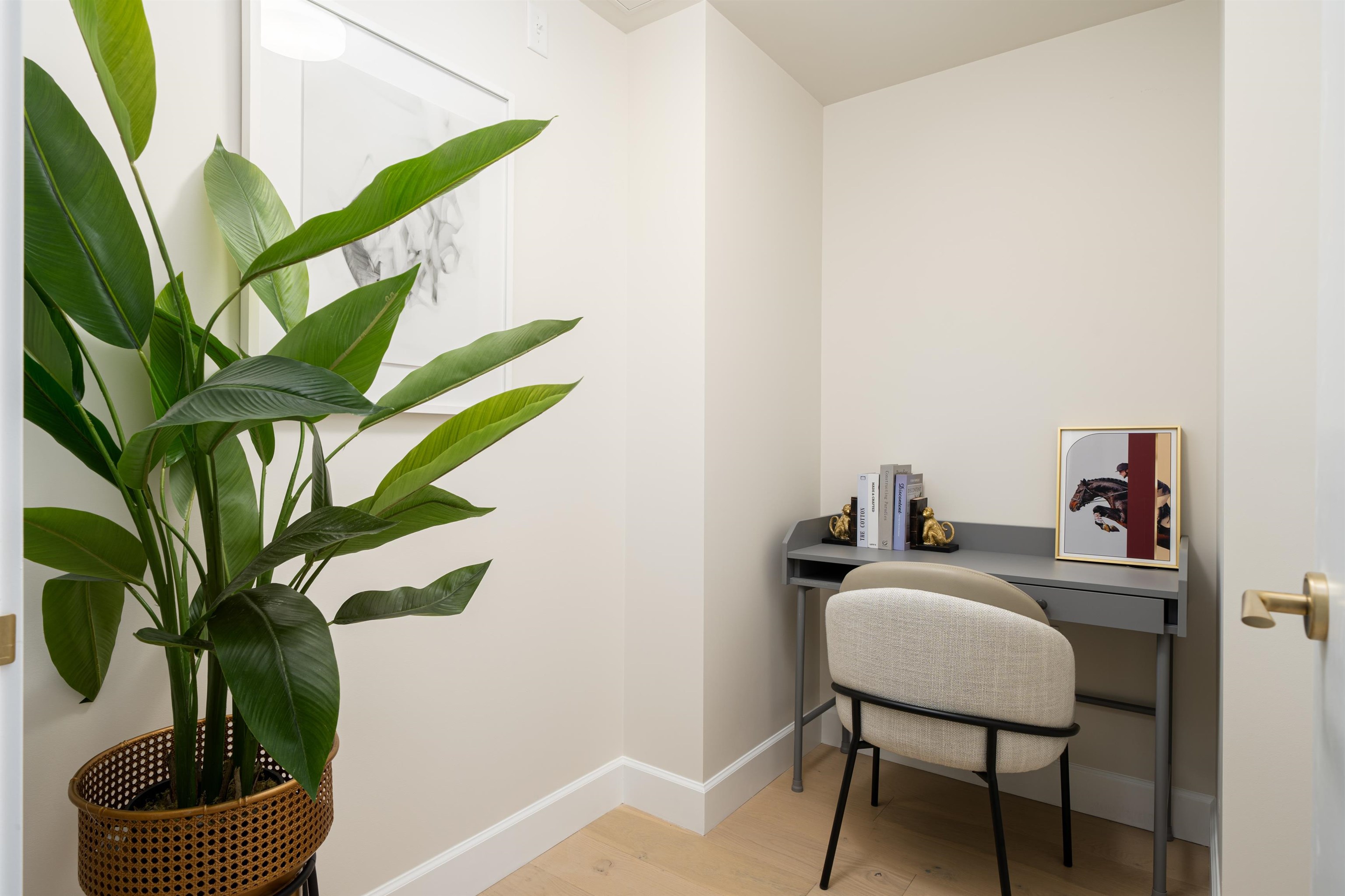 202 3668 W 10TH AVENUE Unit: 202