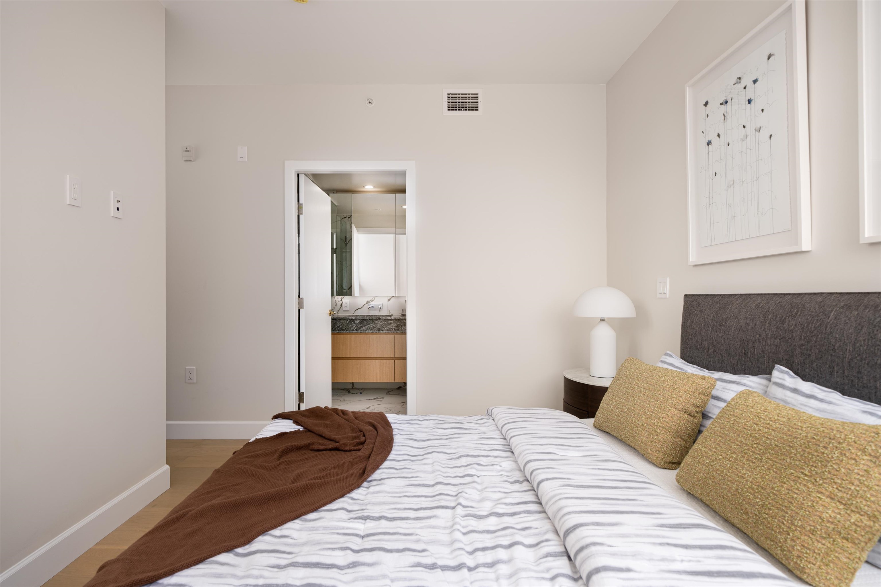 202 3668 W 10TH AVENUE Unit: 202