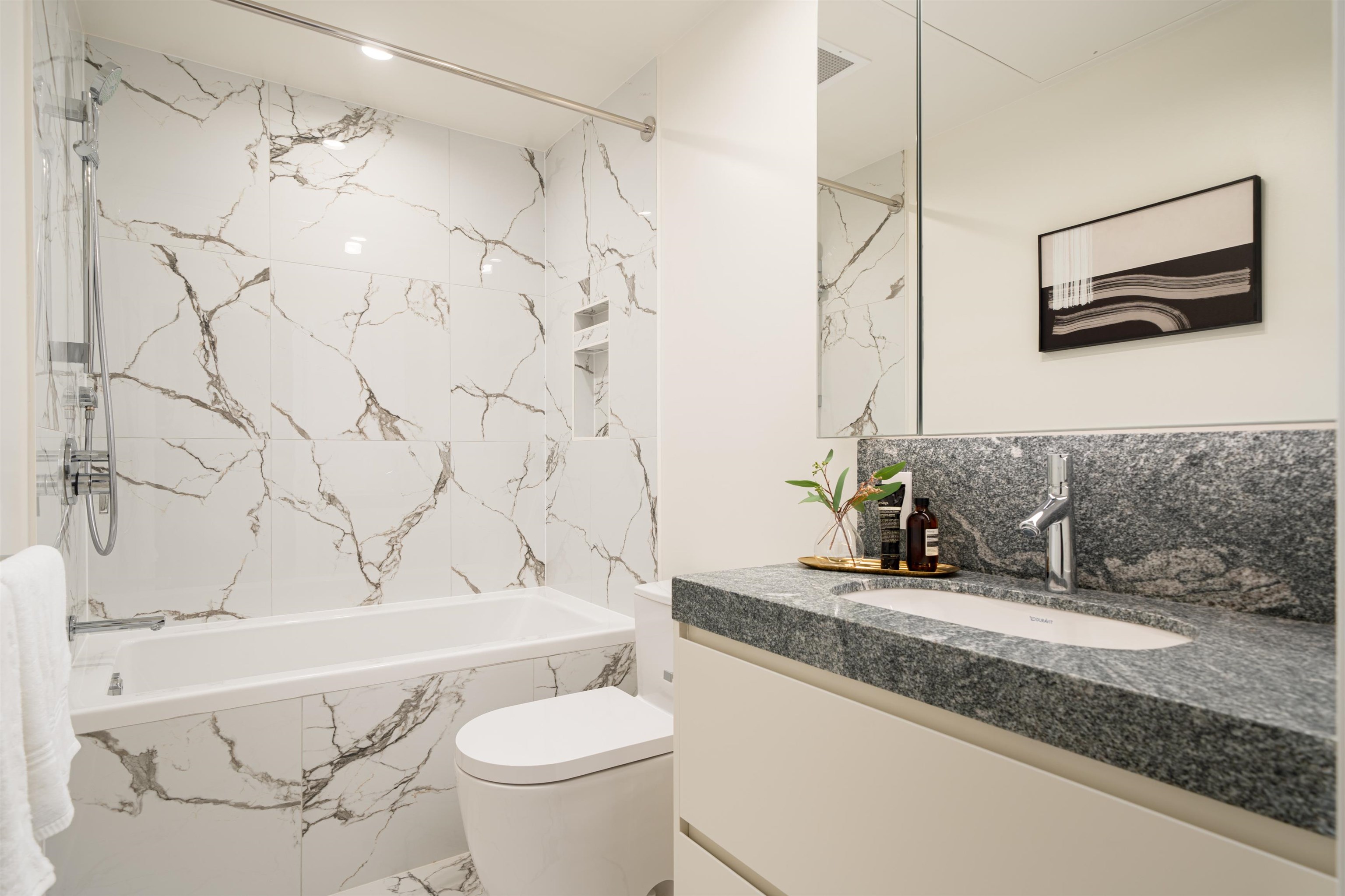 202 3668 W 10TH AVENUE Unit: 202