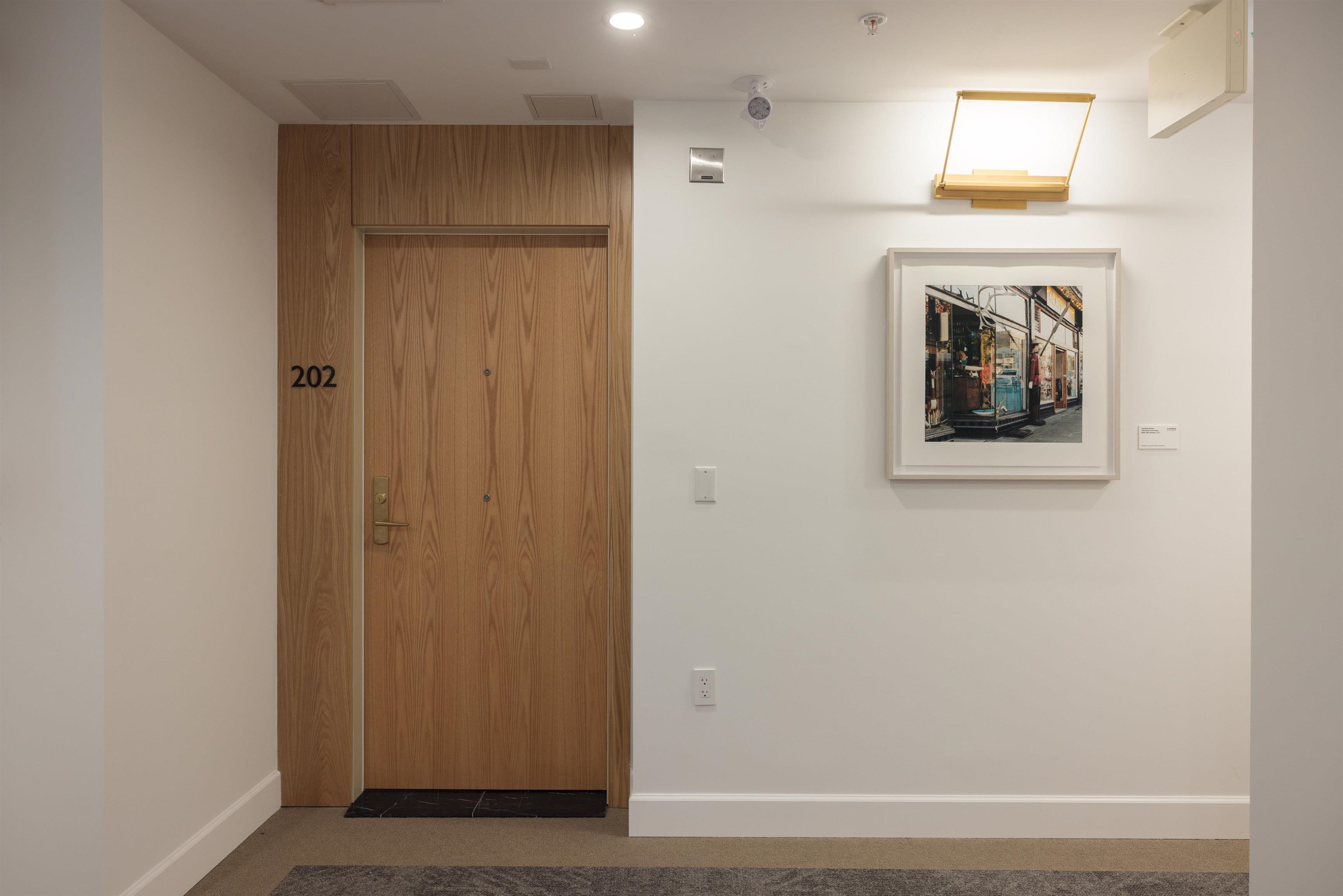 202 3668 W 10TH AVENUE Unit: 202
