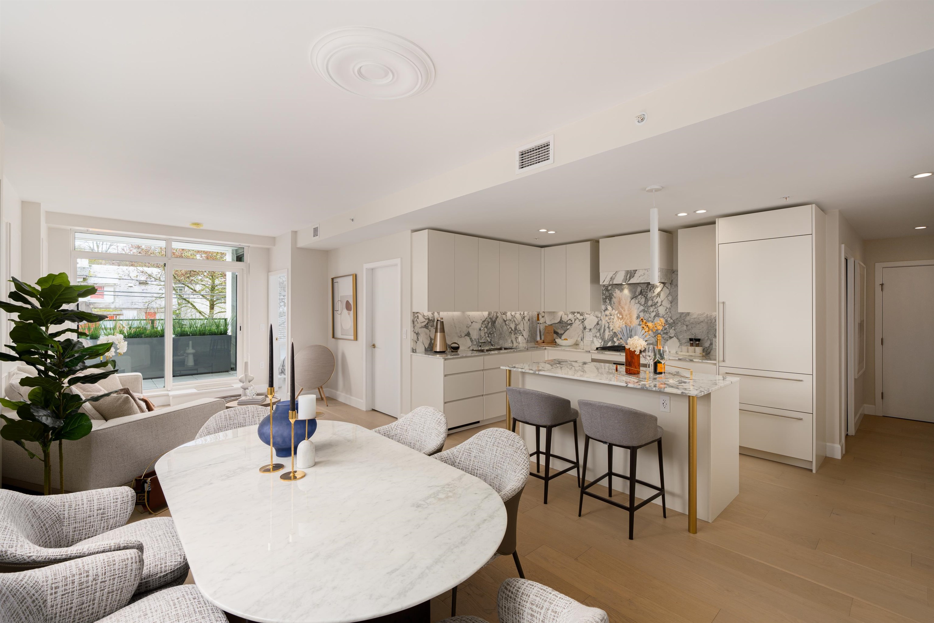 202 3668 W 10TH AVENUE Unit: 202