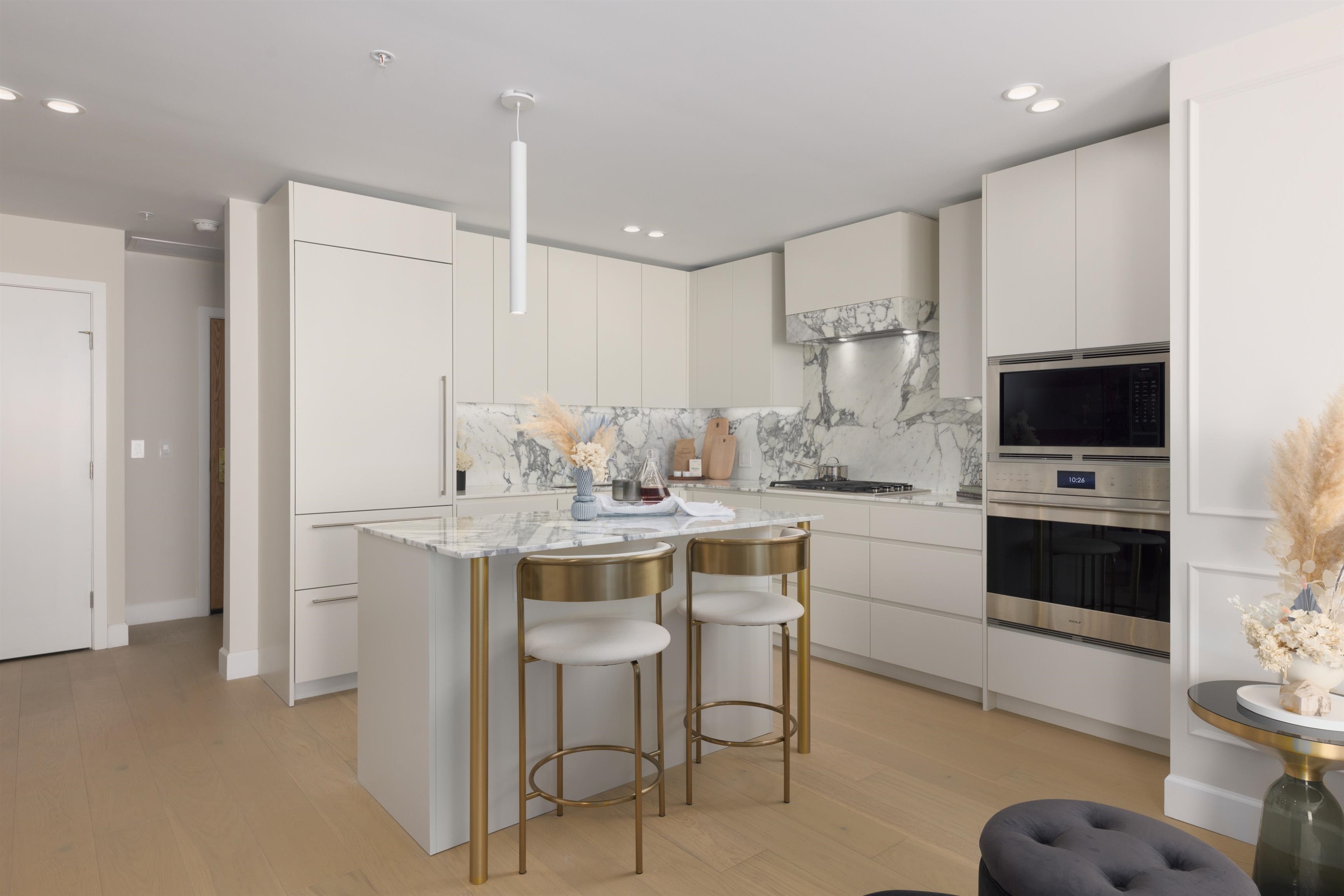 205 3668 W 10TH AVENUE Unit: 205