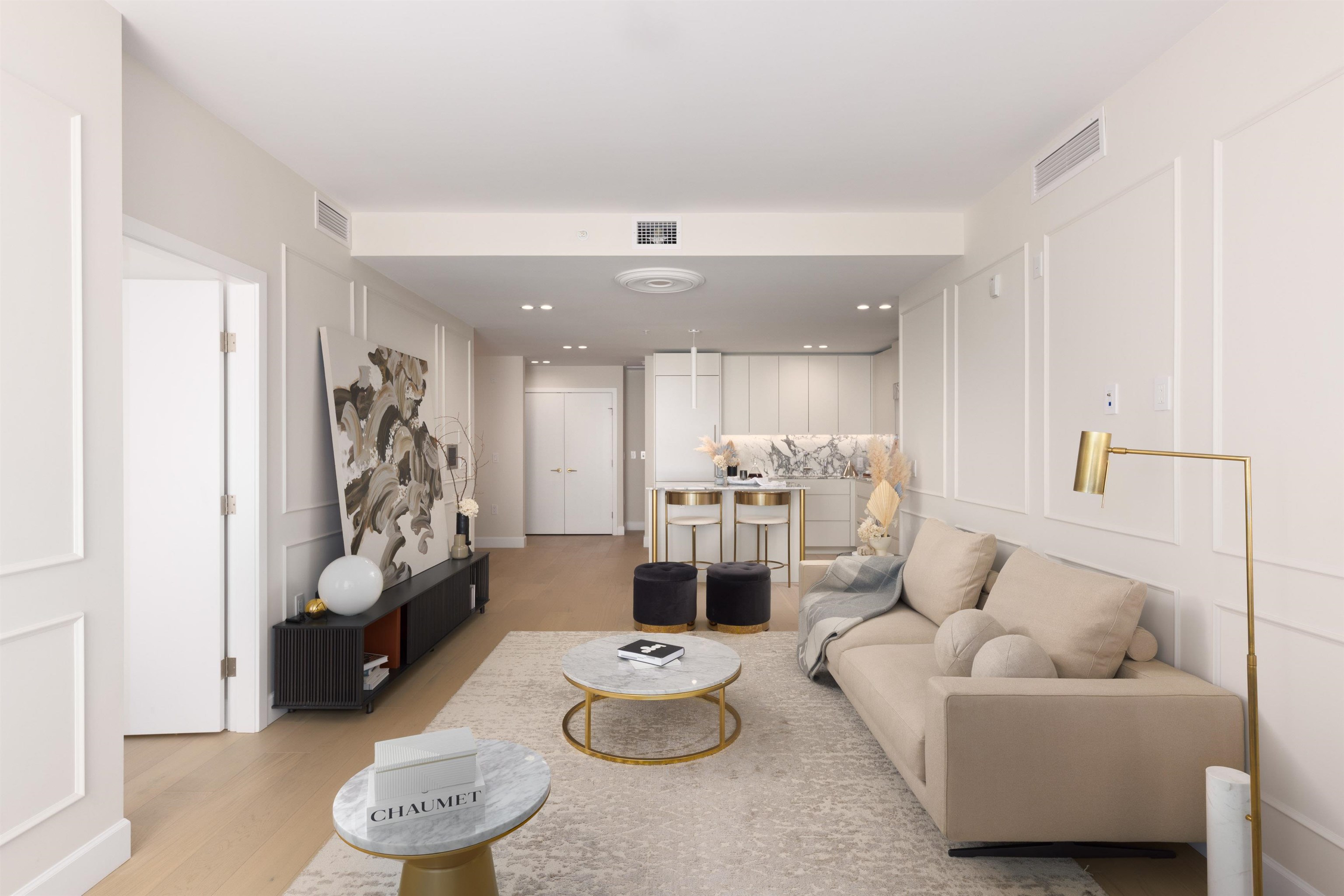 205 3668 W 10TH AVENUE Unit: 205