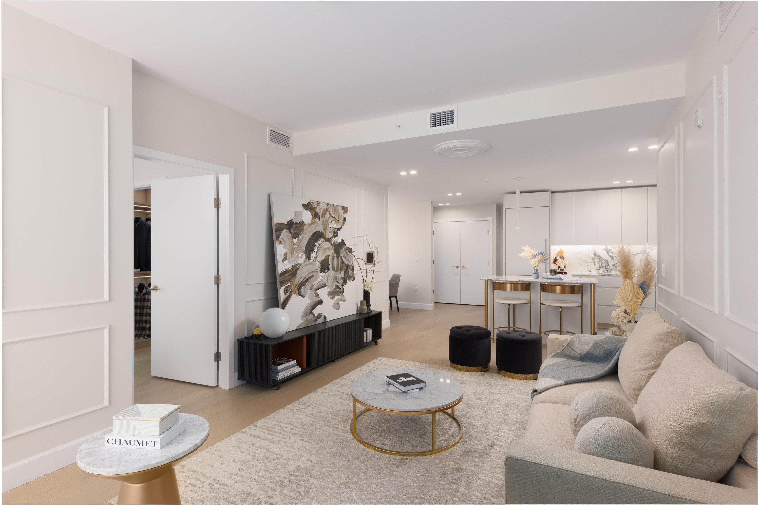 205 3668 W 10TH AVENUE Unit: 205