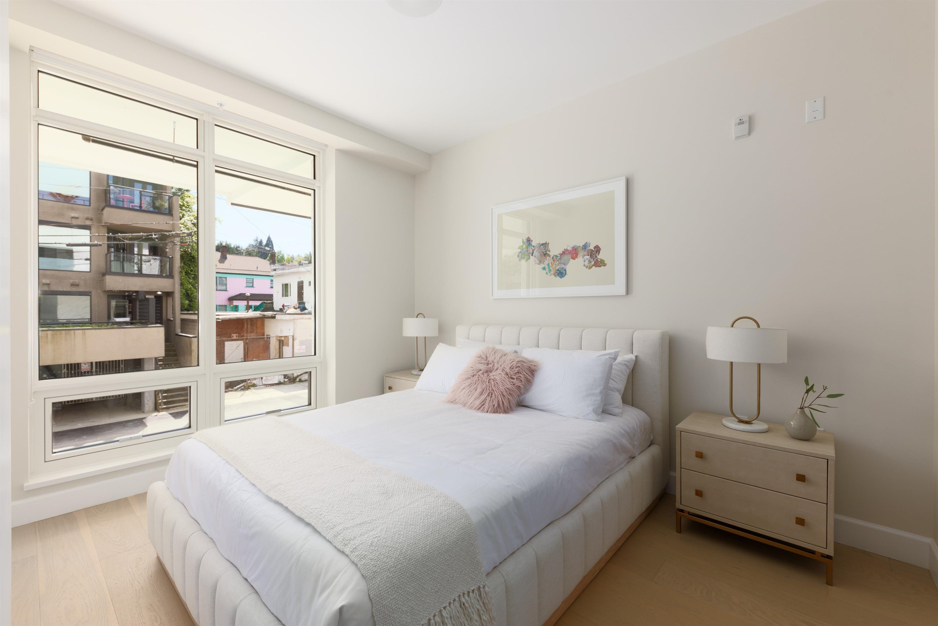205 3668 W 10TH AVENUE Unit: 205