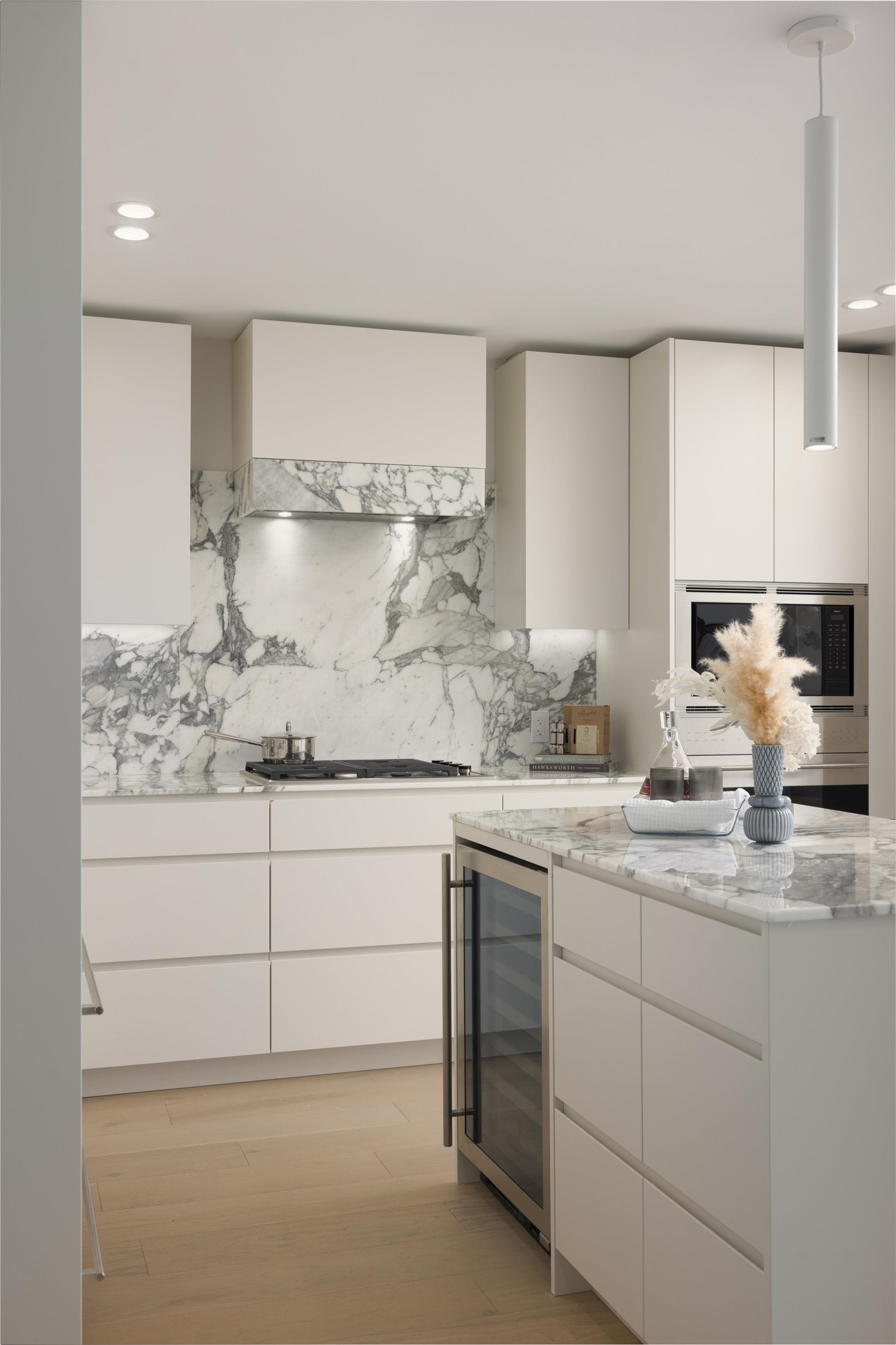 205 3668 W 10TH AVENUE Unit: 205